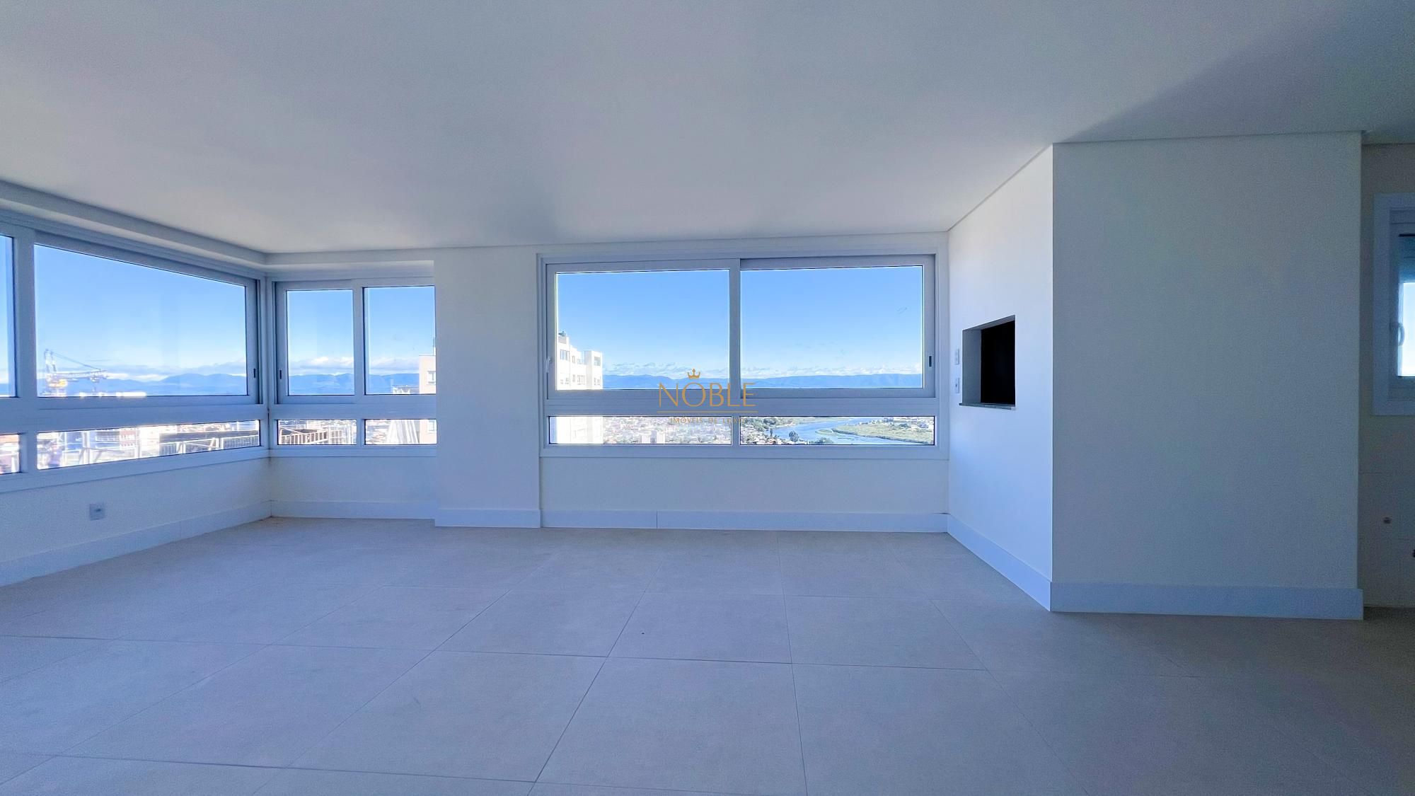 Apartamento com 130m², 3 dormitórios, 1 suíte, 2 vagas no Monterrey em Torres para Comprar