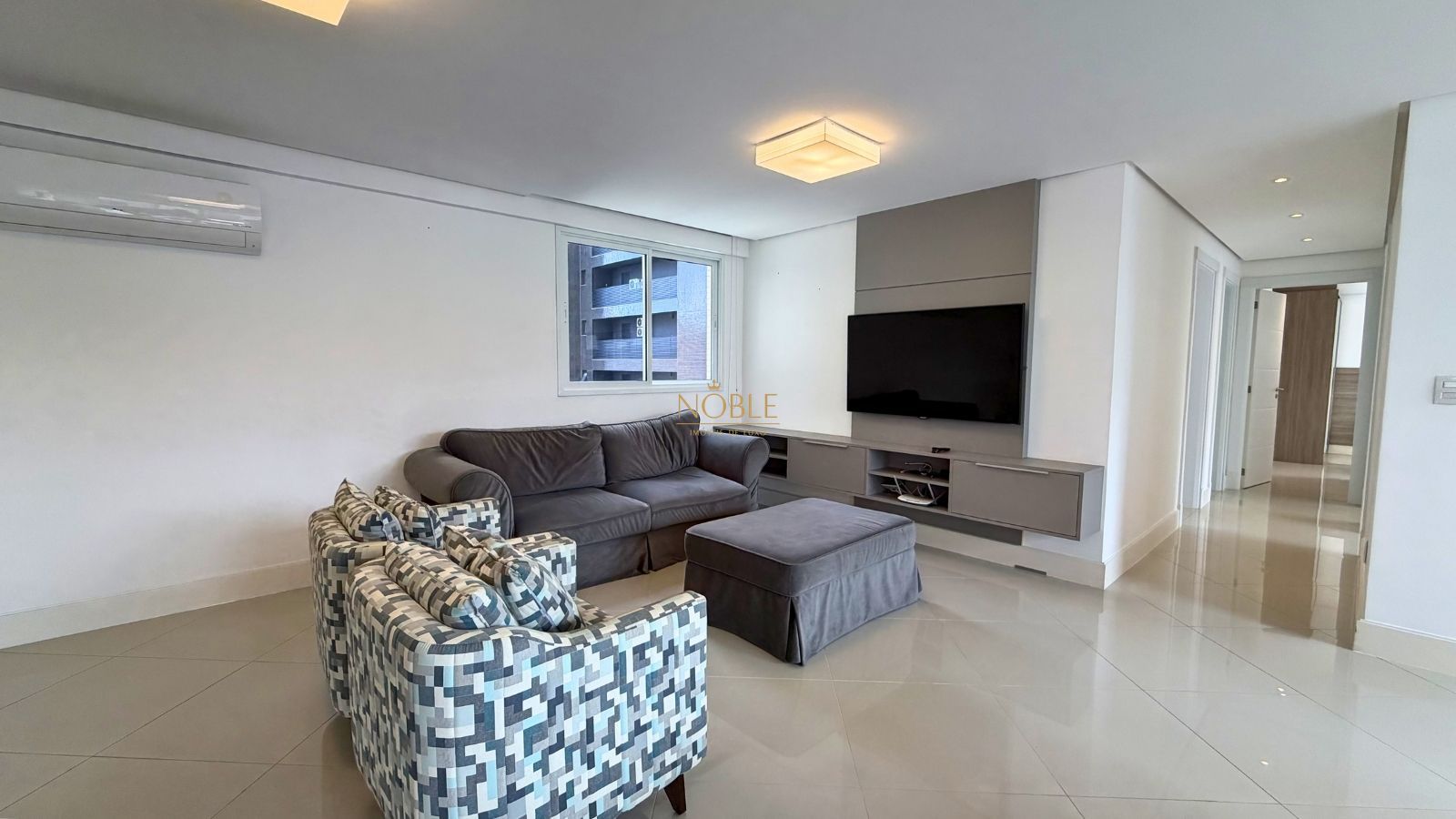 Apartamento com 120m², 4 dormitórios, 1 suíte, 2 vagas no Michelângelo em Torres para Comprar