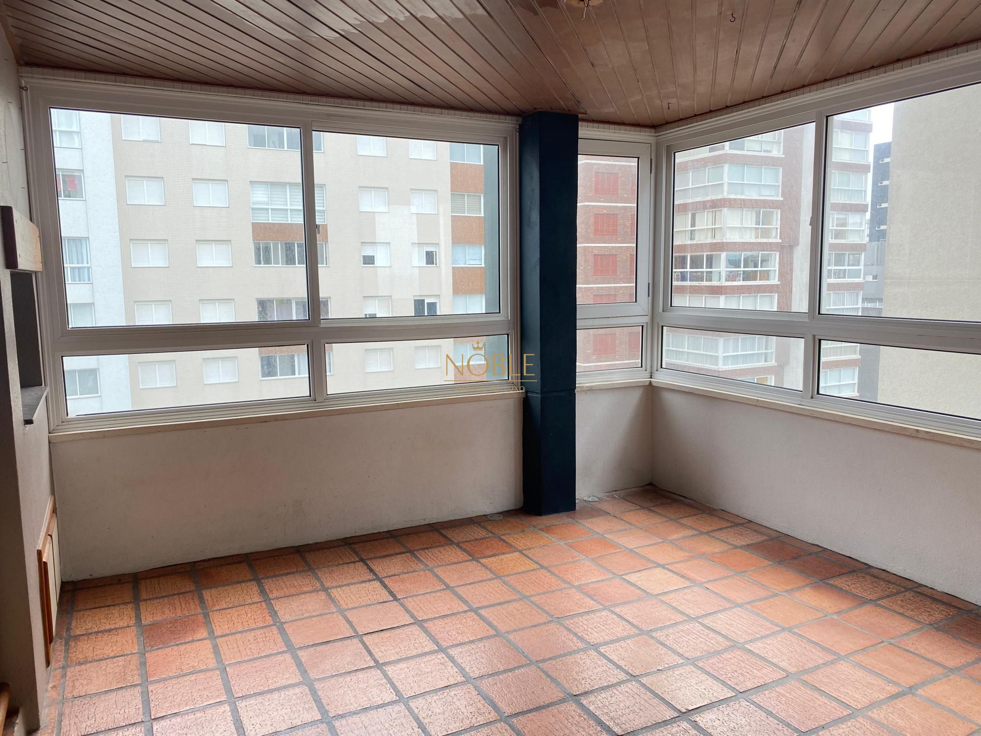 Apartamento com 122m², 2 dormitórios, 1 suíte, 1 vaga no Villa del Mar em Torres para Comprar