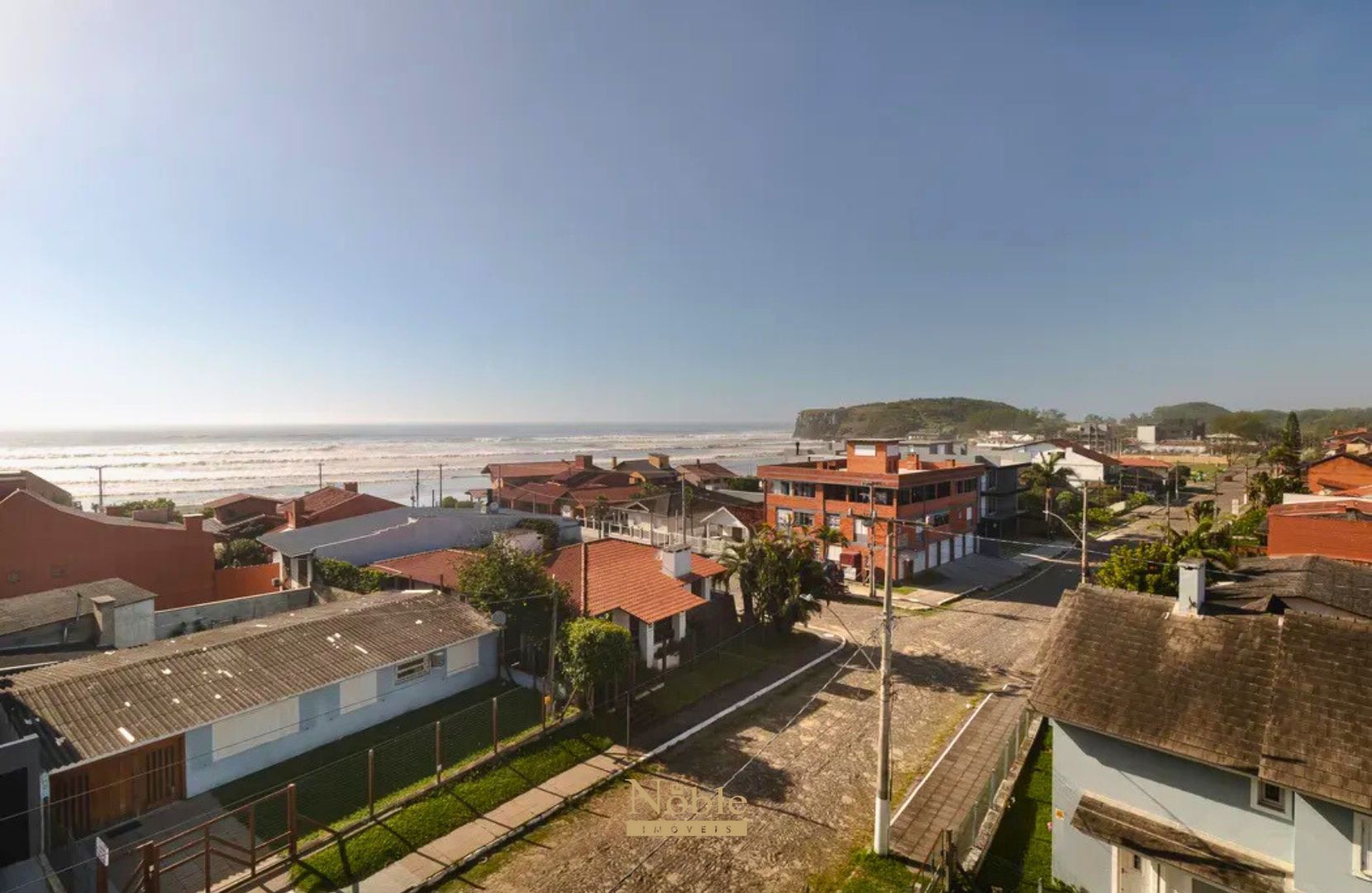 Cobertura com 226m², 3 dormitórios, 1 suíte, 2 vagas no Morada da Cal em Torres para Comprar