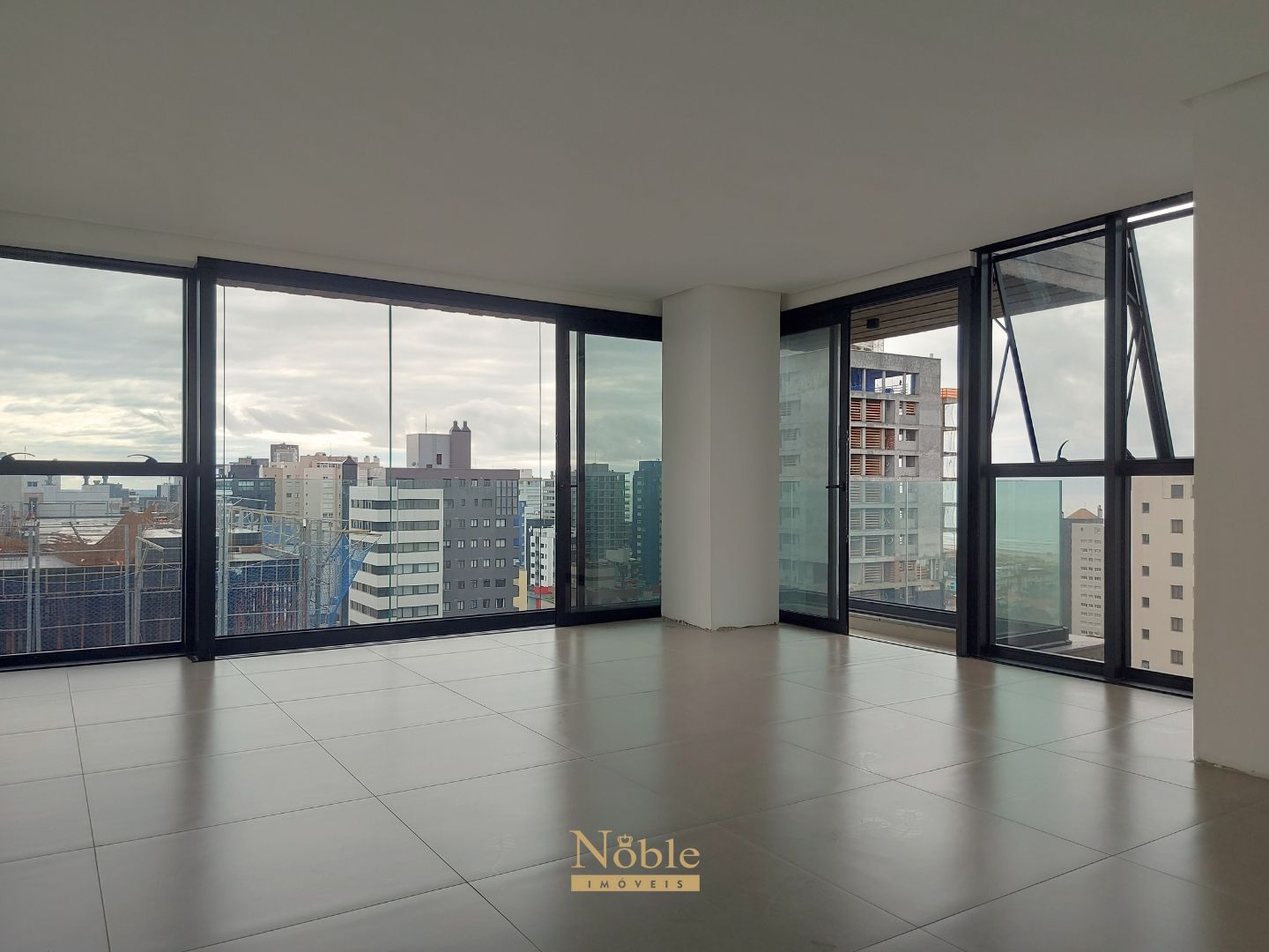 Apartamento com 109m², 3 dormitórios, 1 suíte, 2 vagas no Urban em Torres para Comprar