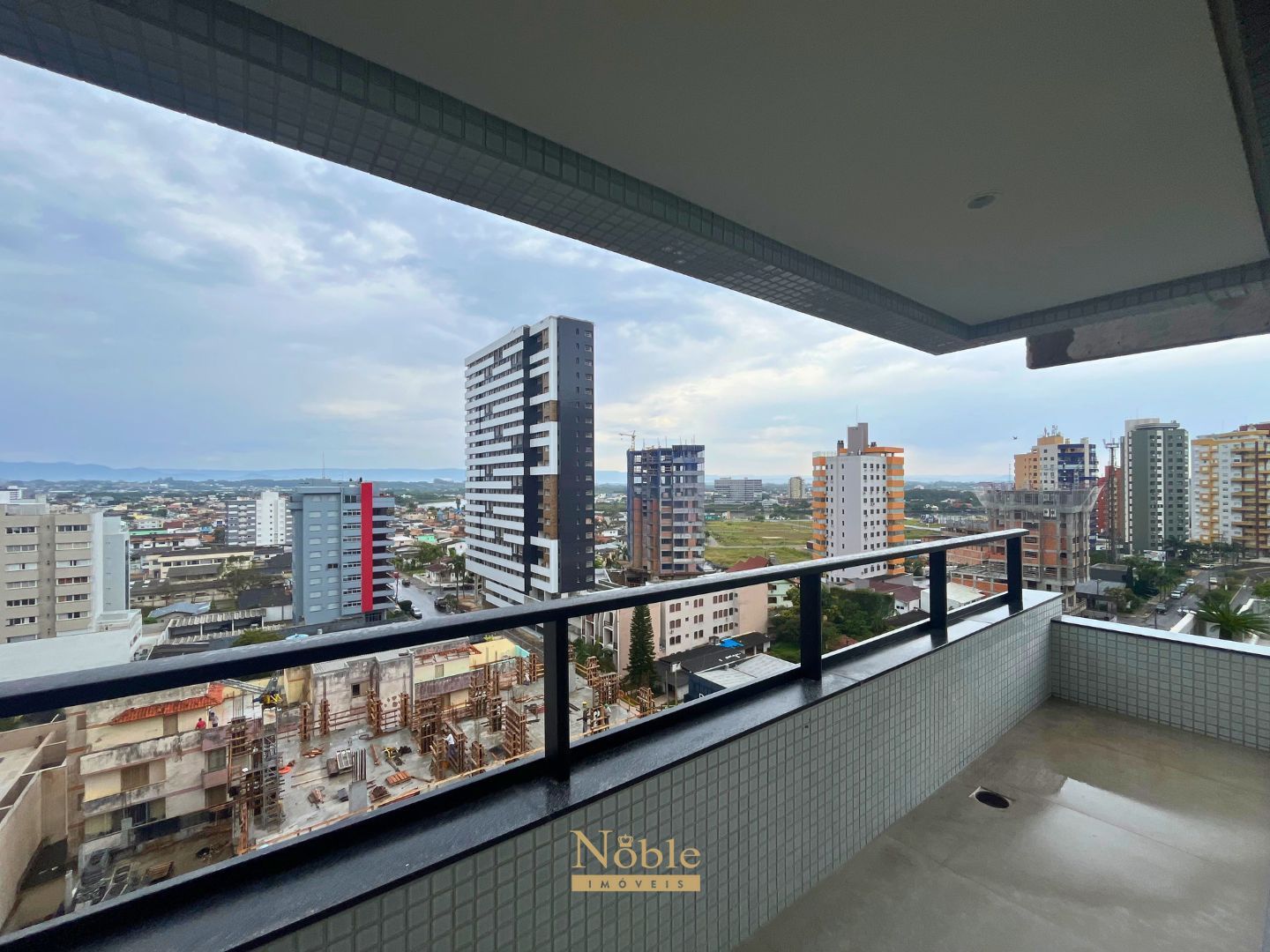 Apartamento com 111m², 3 dormitórios, 1 suíte, 1 vaga no Opportunity em Torres para Comprar