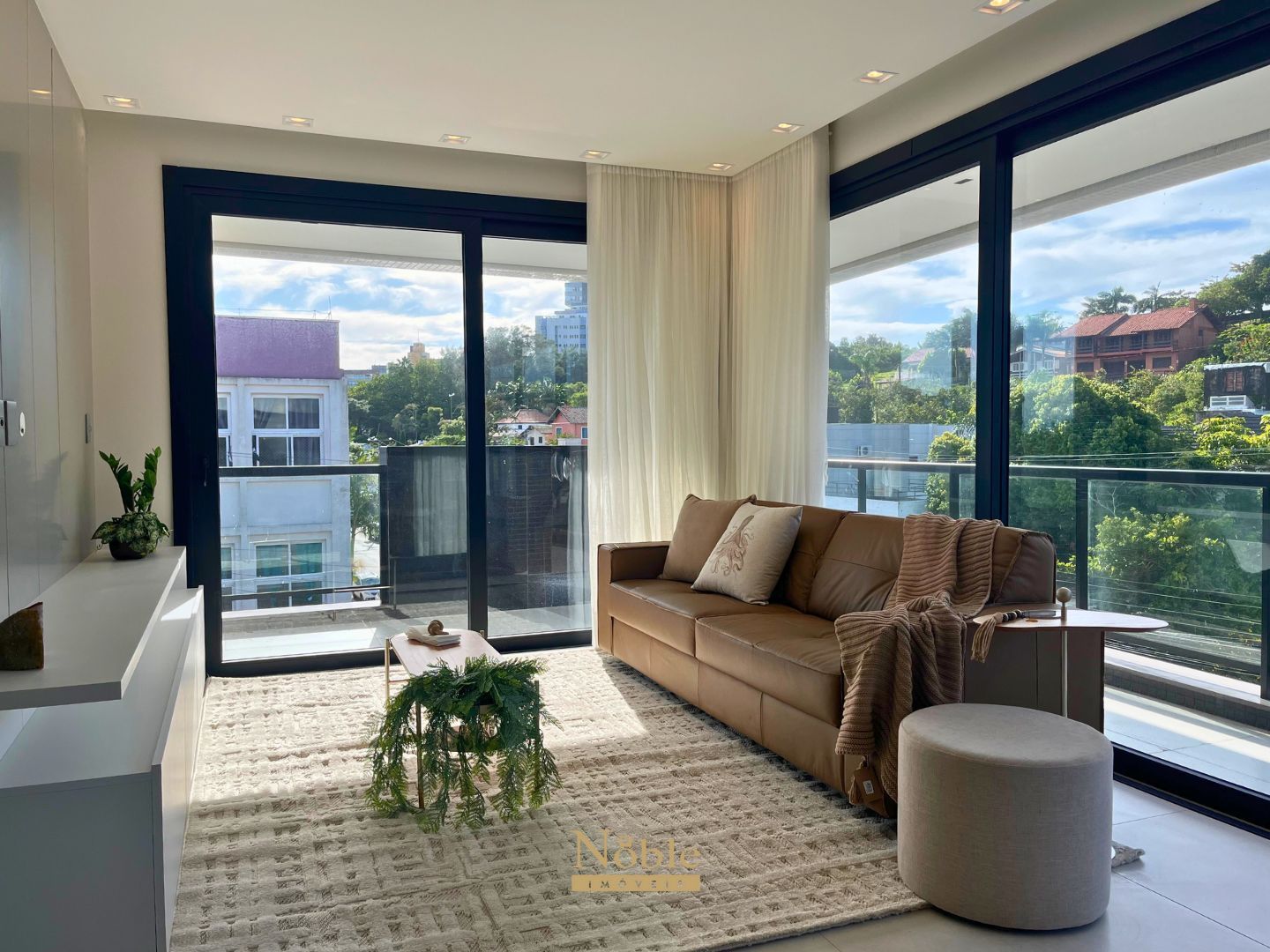 Cobertura com 247m², 3 dormitórios, 1 suíte, 2 vagas no Roca em Torres para Comprar