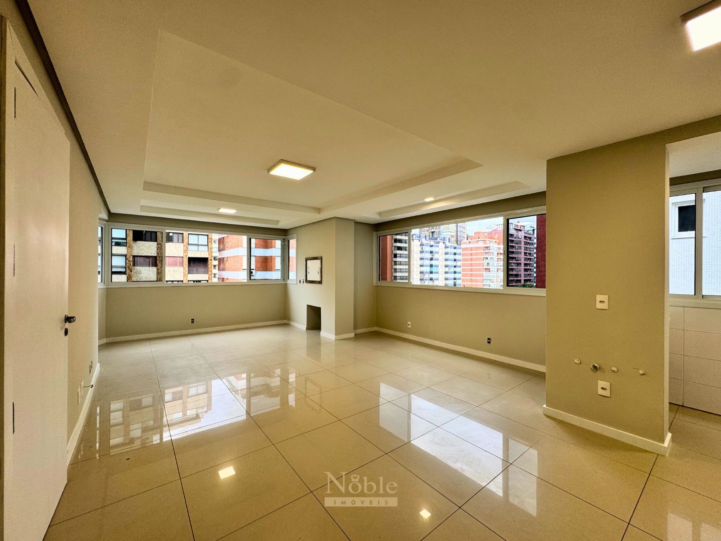 Apartamento com 79m², 2 dormitórios, 1 suíte, 1 vaga no Murano em Torres para Comprar