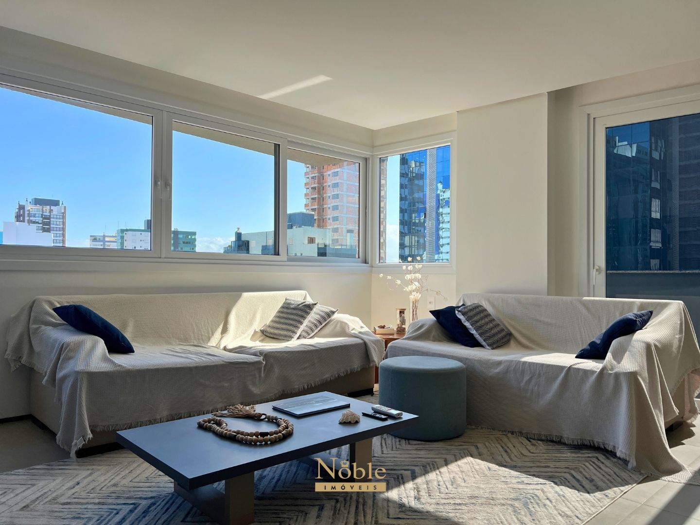Apartamento com 110m², 3 dormitórios, 1 suíte, 2 vagas no Più Belle Residencial em Torres para Comprar