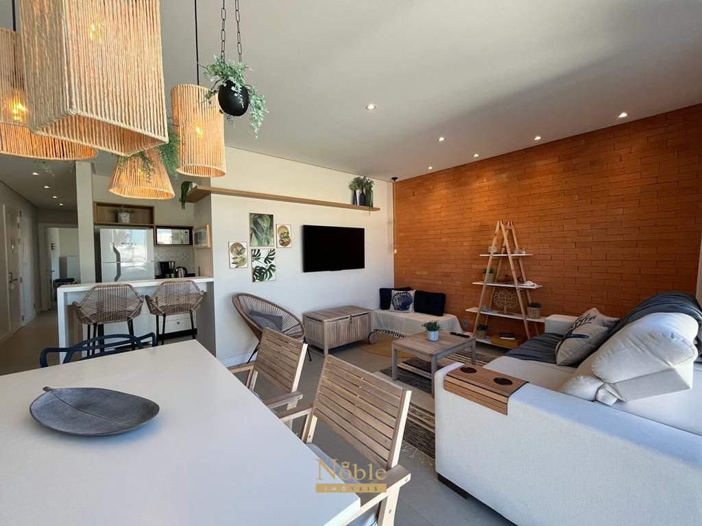 Apartamento com 74m², 2 dormitórios, 1 suíte, 2 vagas no Essenza em Torres para Comprar