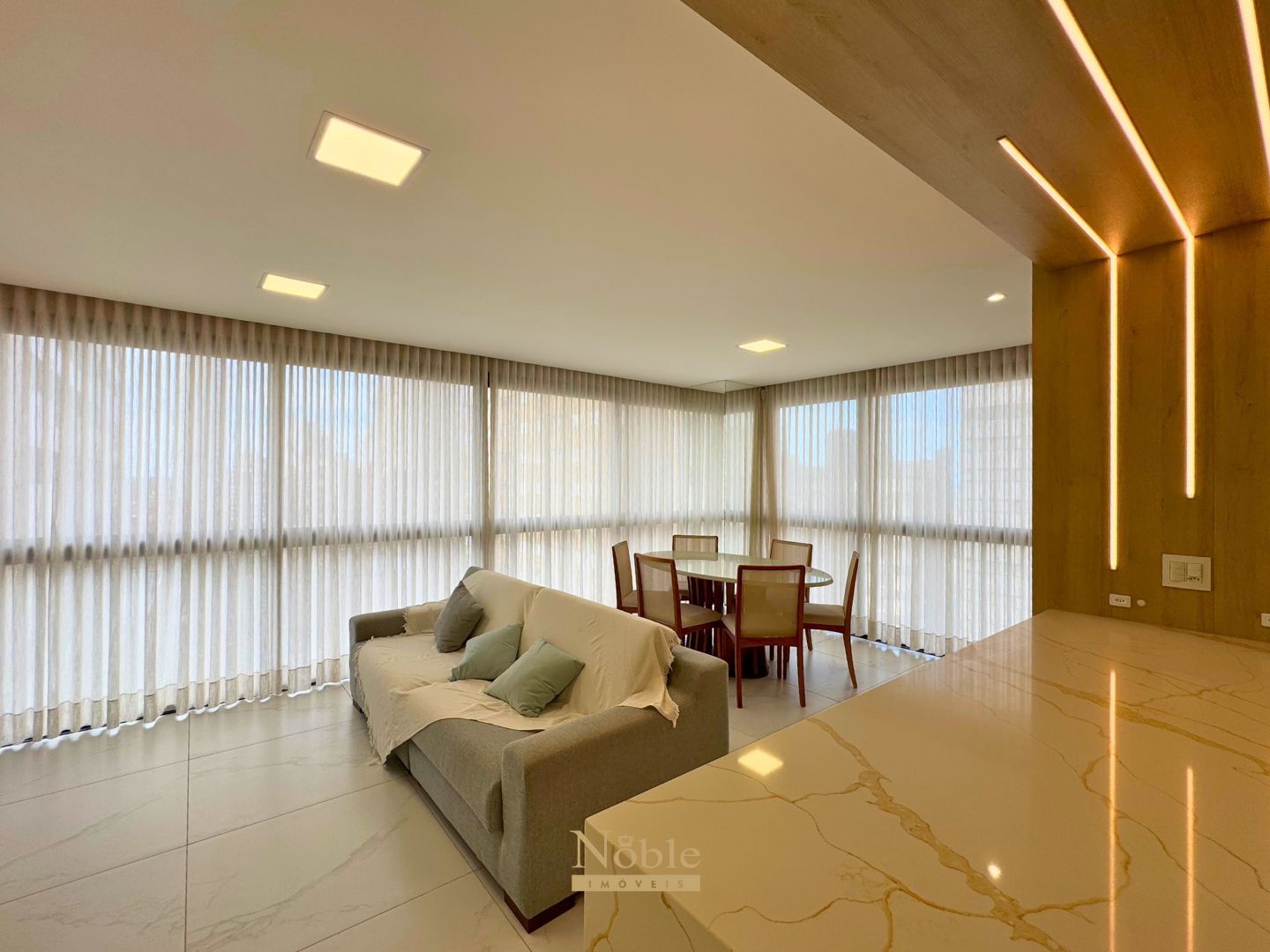 Apartamento com 88m², 2 dormitórios, 2 suítes, 1 vaga no LONDON em Torres para Comprar