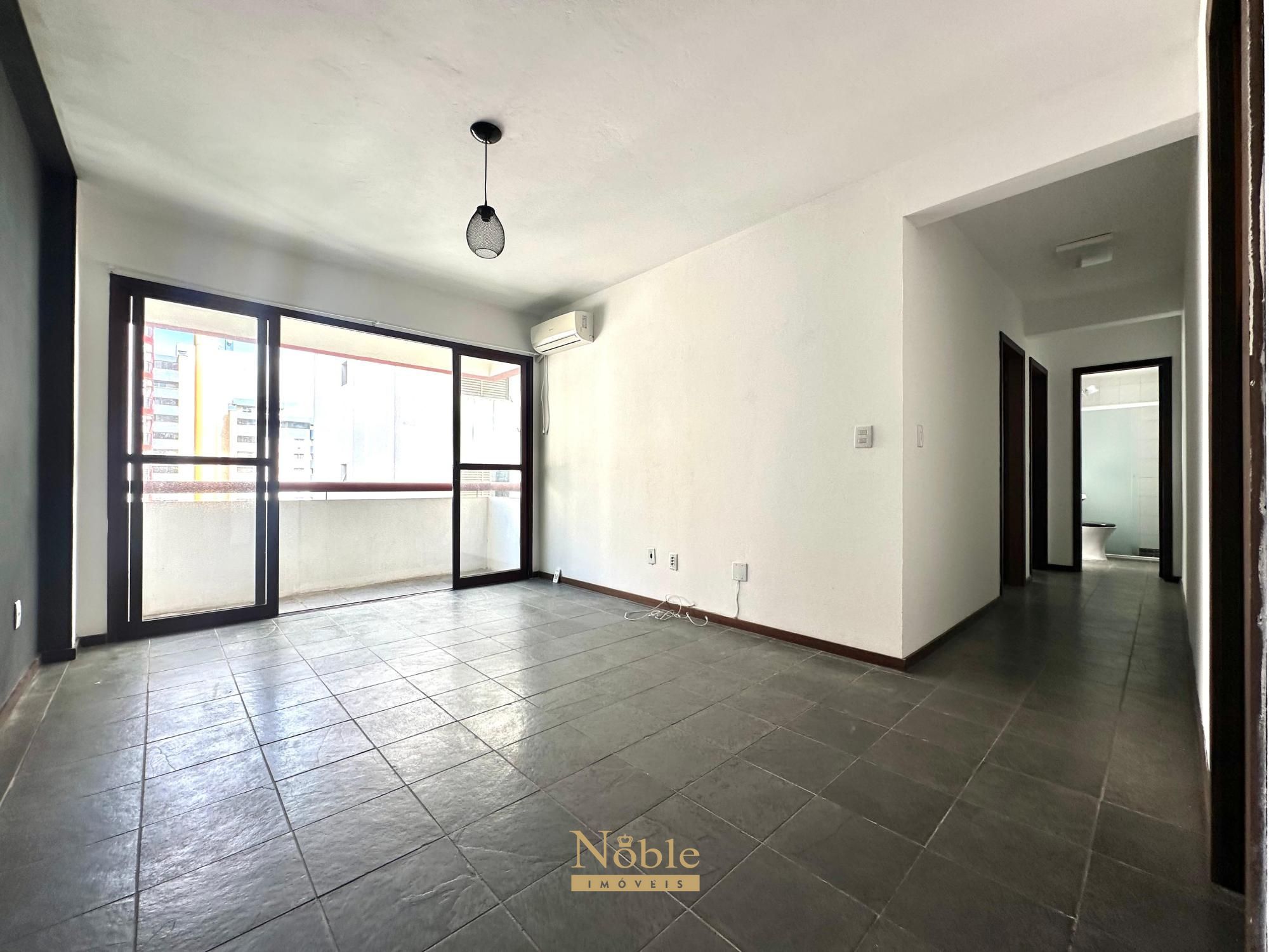 Apartamento com 61m², 2 dormitórios, 1 suíte, 1 vaga no Plaza Mayor em Torres para Comprar