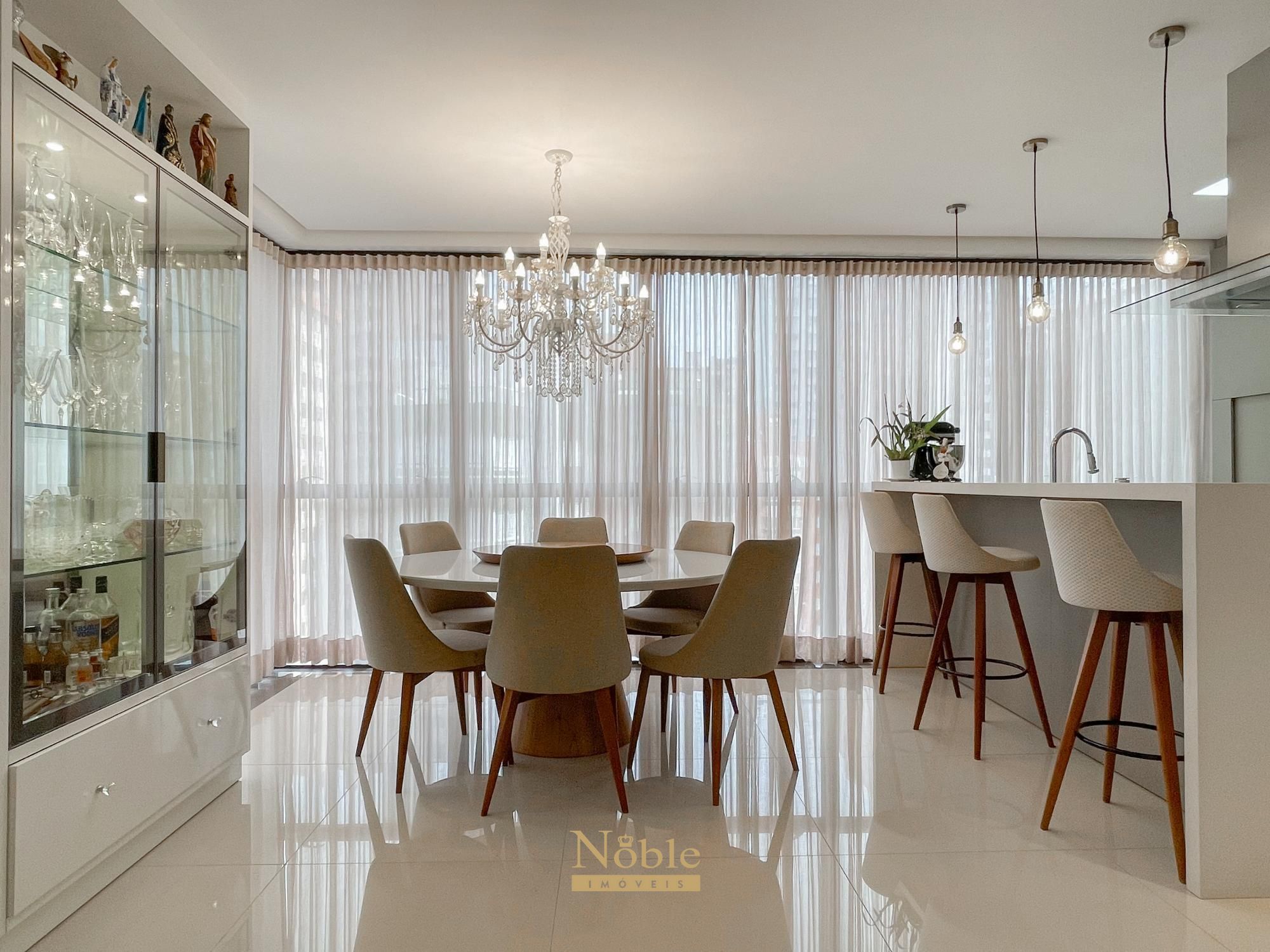 Apartamento com 103m², 3 dormitórios, 3 suítes, 2 vagas no Absoluto em Torres para Comprar