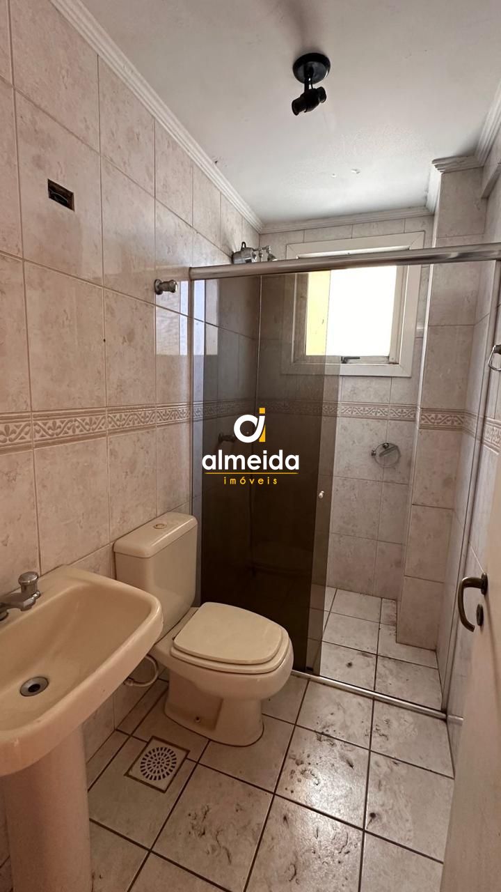 Amplo apartamento, 3 dormitorios, proximo ao quartel.