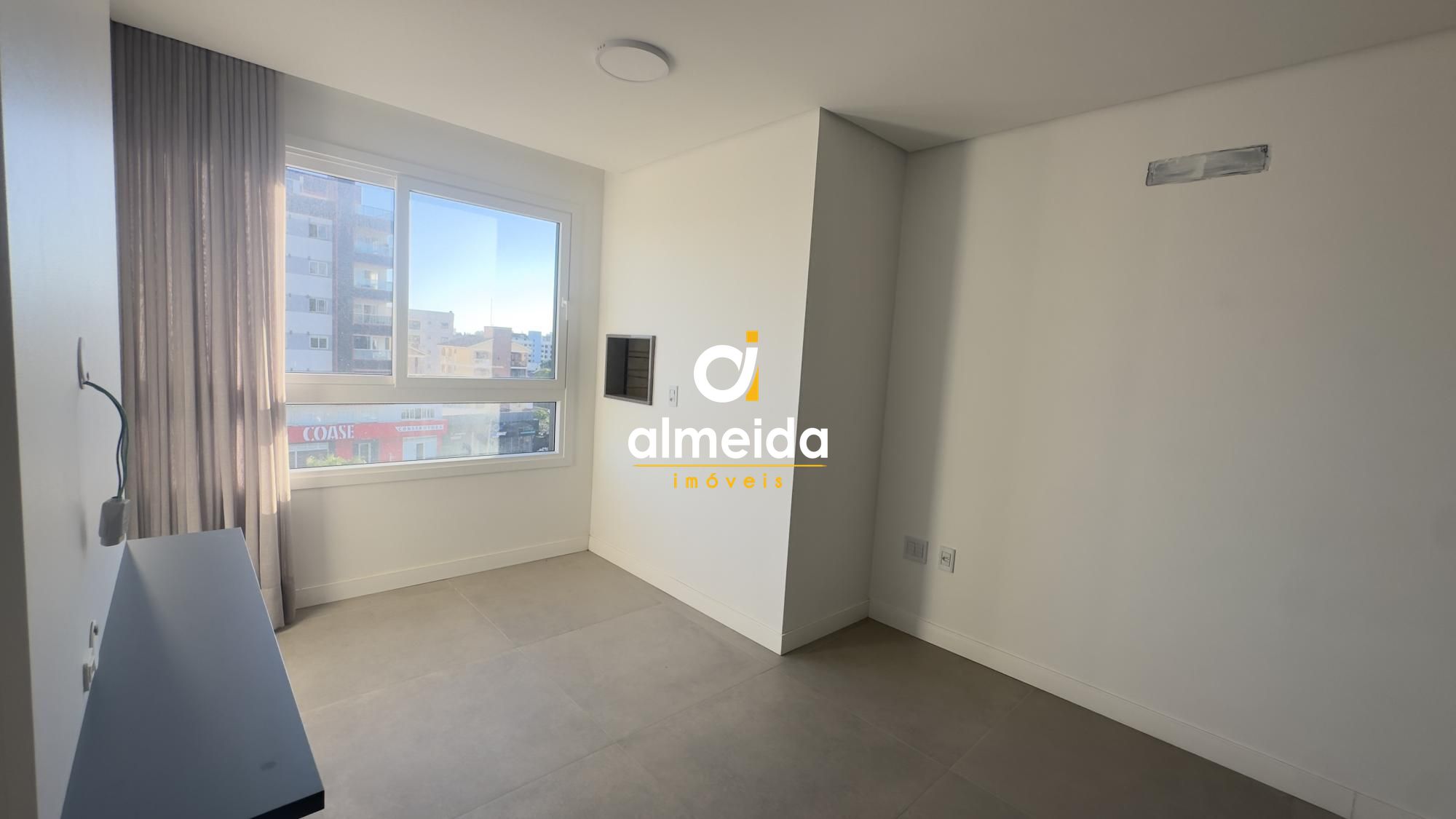 Residencial uniqo 1d com garagem prósimo a ufsm.