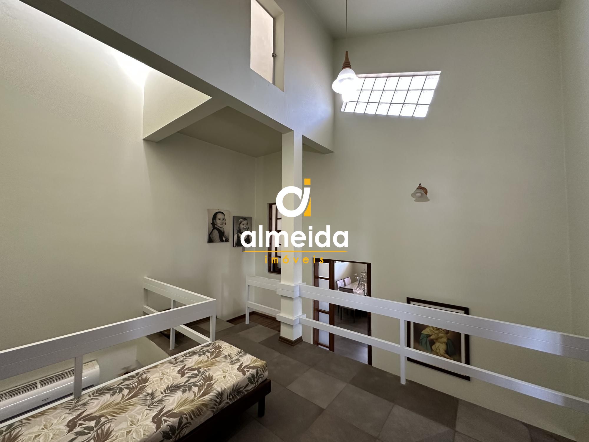 Casa à venda com 3 quartos, 300m² - Foto 12