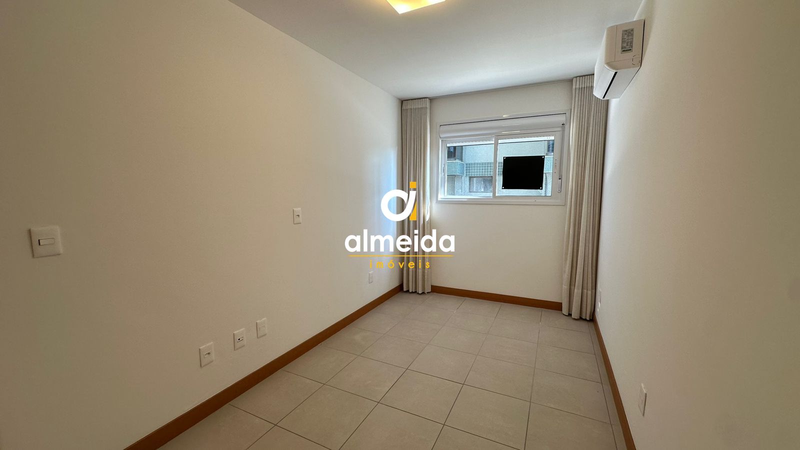 Apartamento de 1 dormitório semimobiliado