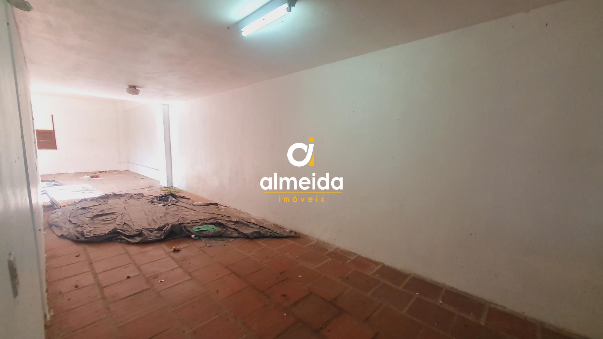 Casa à venda com 2 quartos, 150m² - Foto 14