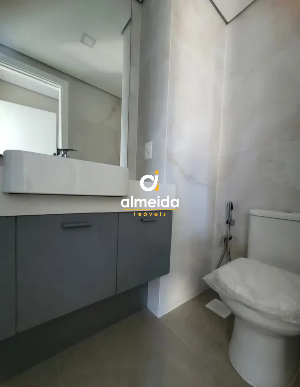 Apartamento semimobiliado santa maria próximo basilica da me