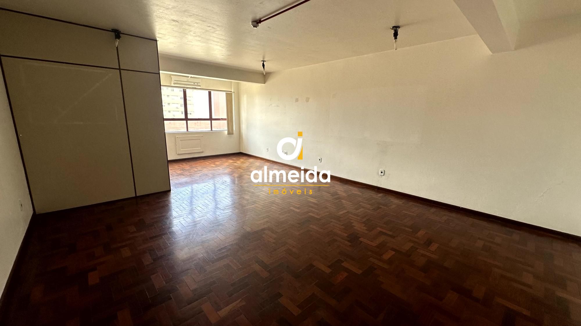 Sala comercial para alugar  no Centro - Santa Maria, RS. Imveis