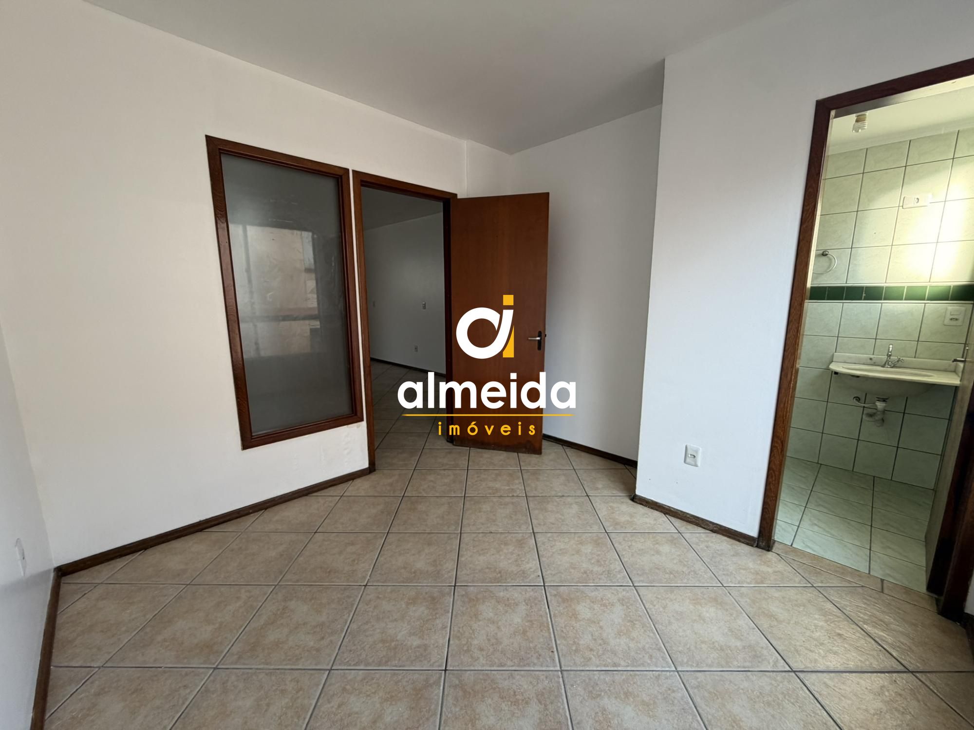 Apartamento 1 domitorio, churrasqueira, no centro.