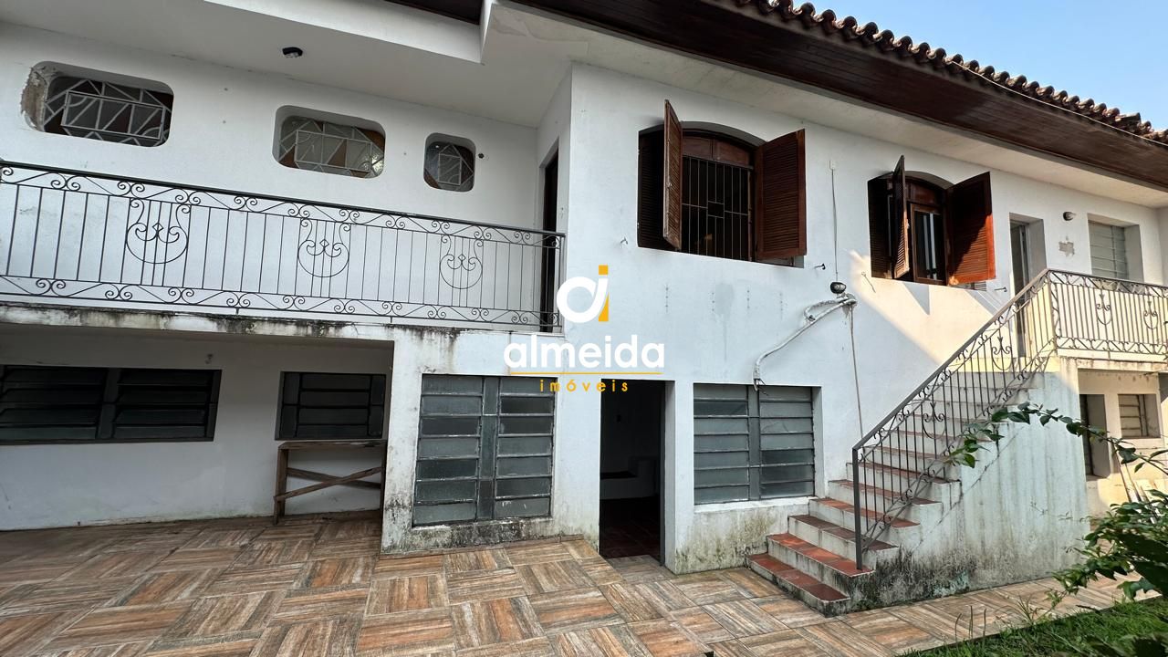 Casa à venda e aluguel com 3 quartos, 200m² - Foto 44