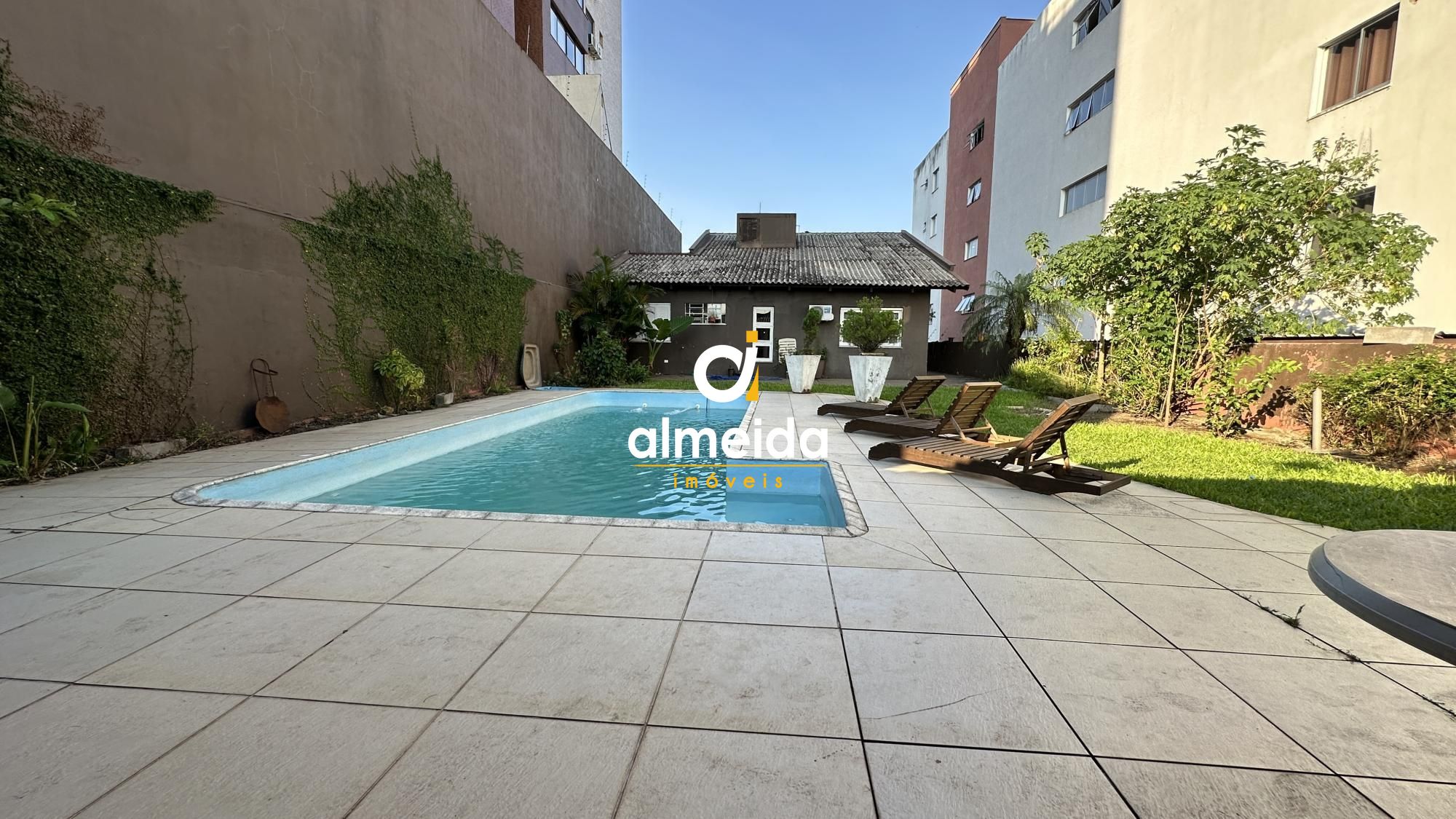 Casa à venda e aluguel com 4 quartos, 332m² - Foto 48