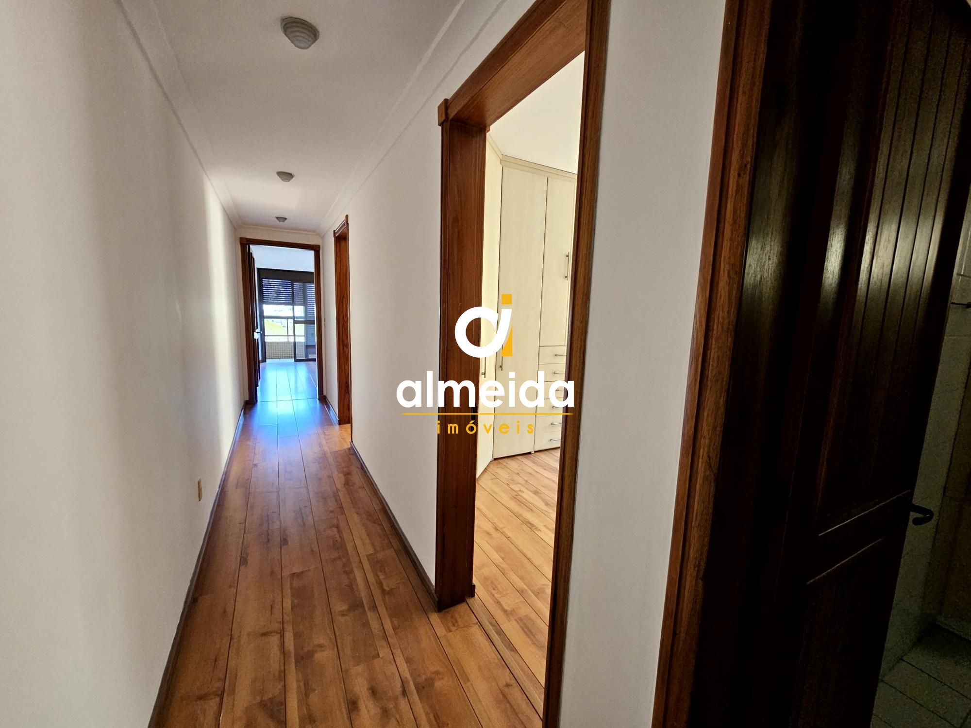 Apartamento para alugar com 3 quartos, 194m² - Foto 17