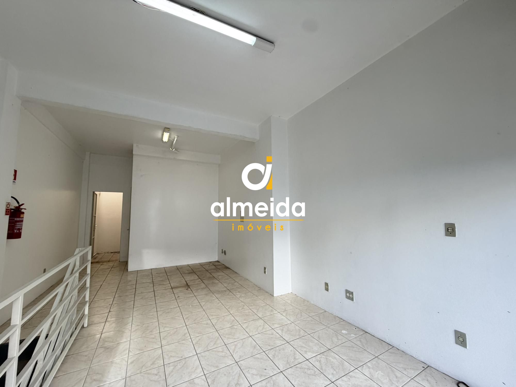 Sala comercial no centro de santa maria.