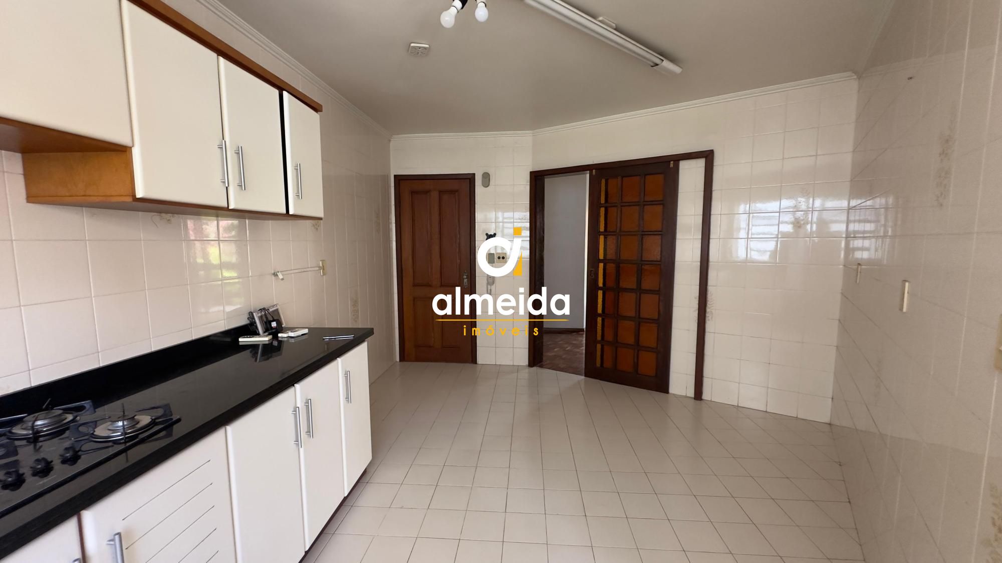 Apartamento com 3 Dormitórios para alugar, 150 m² por R$ 2.600,00 Apartamento com 3 Dormitórios para alugar, 150 m² por R$ 2.600,00