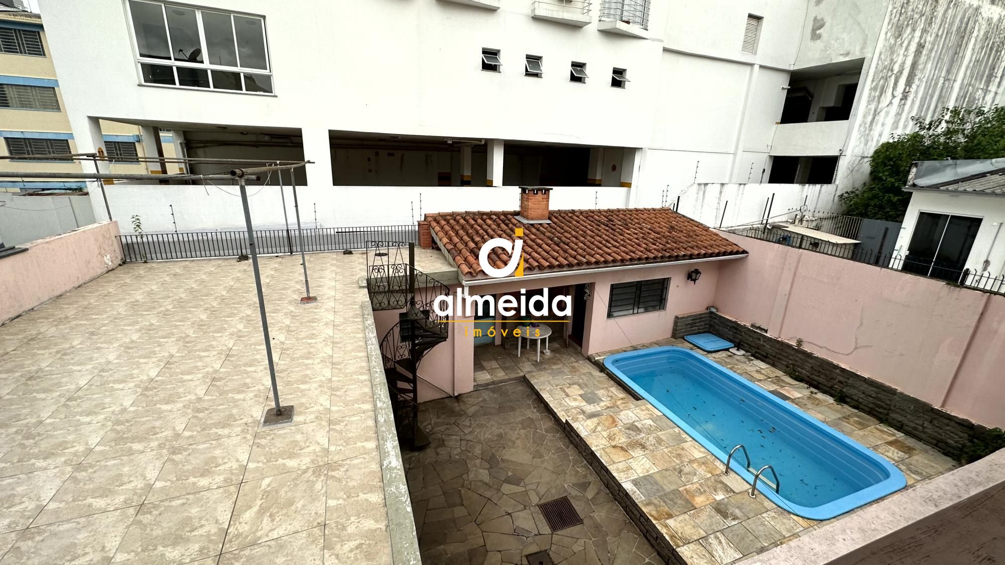 Casa à venda com 5 quartos, 299m² - Foto 28