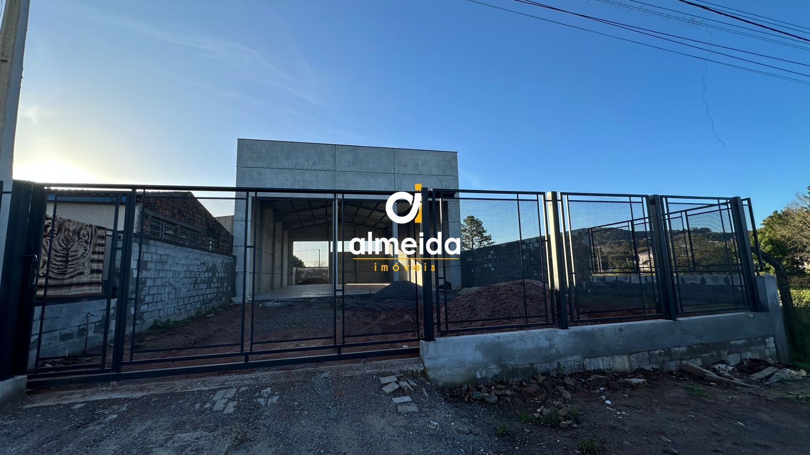 Pavilhão/galpão/depósito para alugar  no Tomazetti - Santa Maria, RS. Imóveis