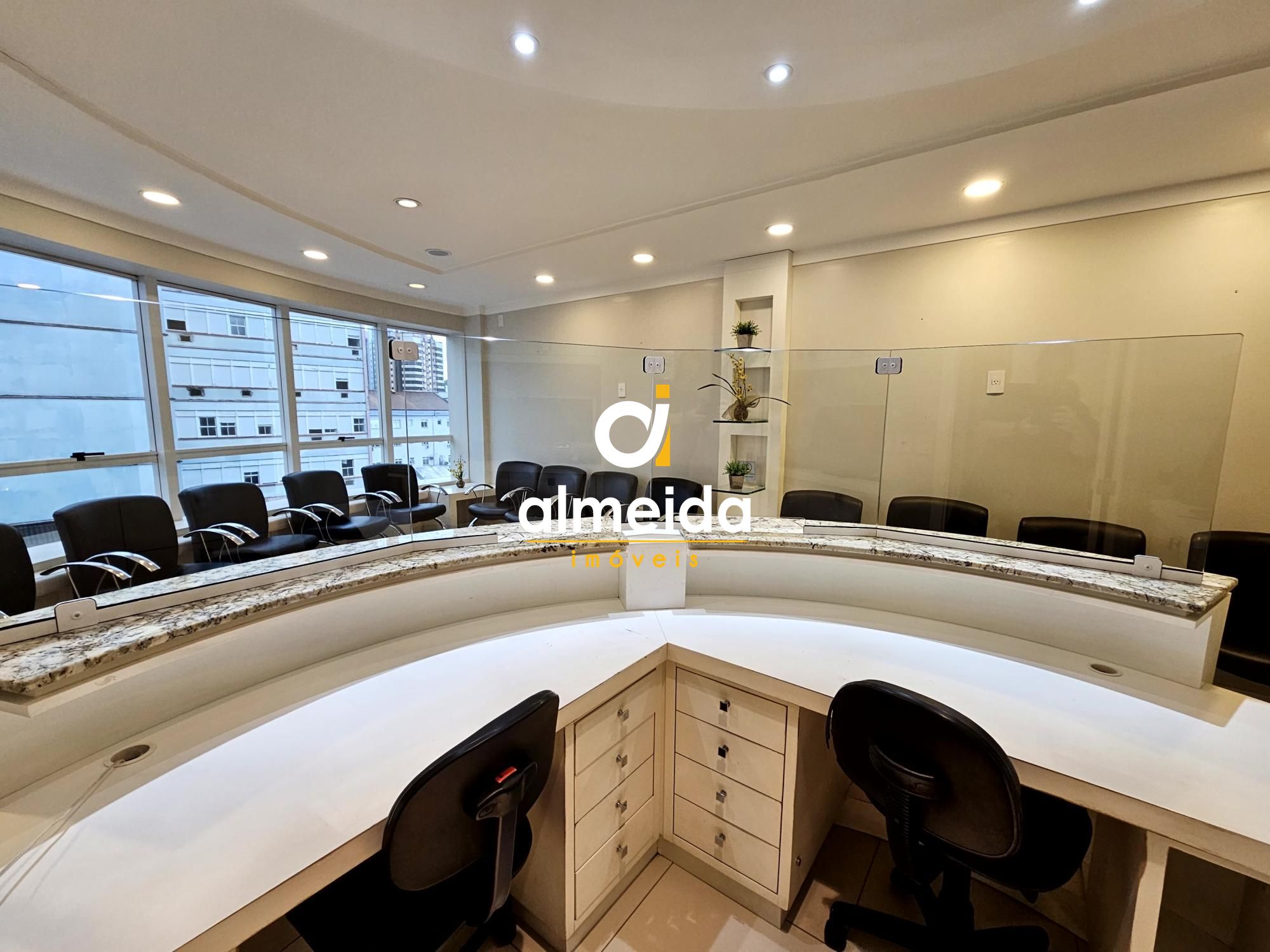 Sala comercial 3 dormitórios para vender ou alugar centro sa