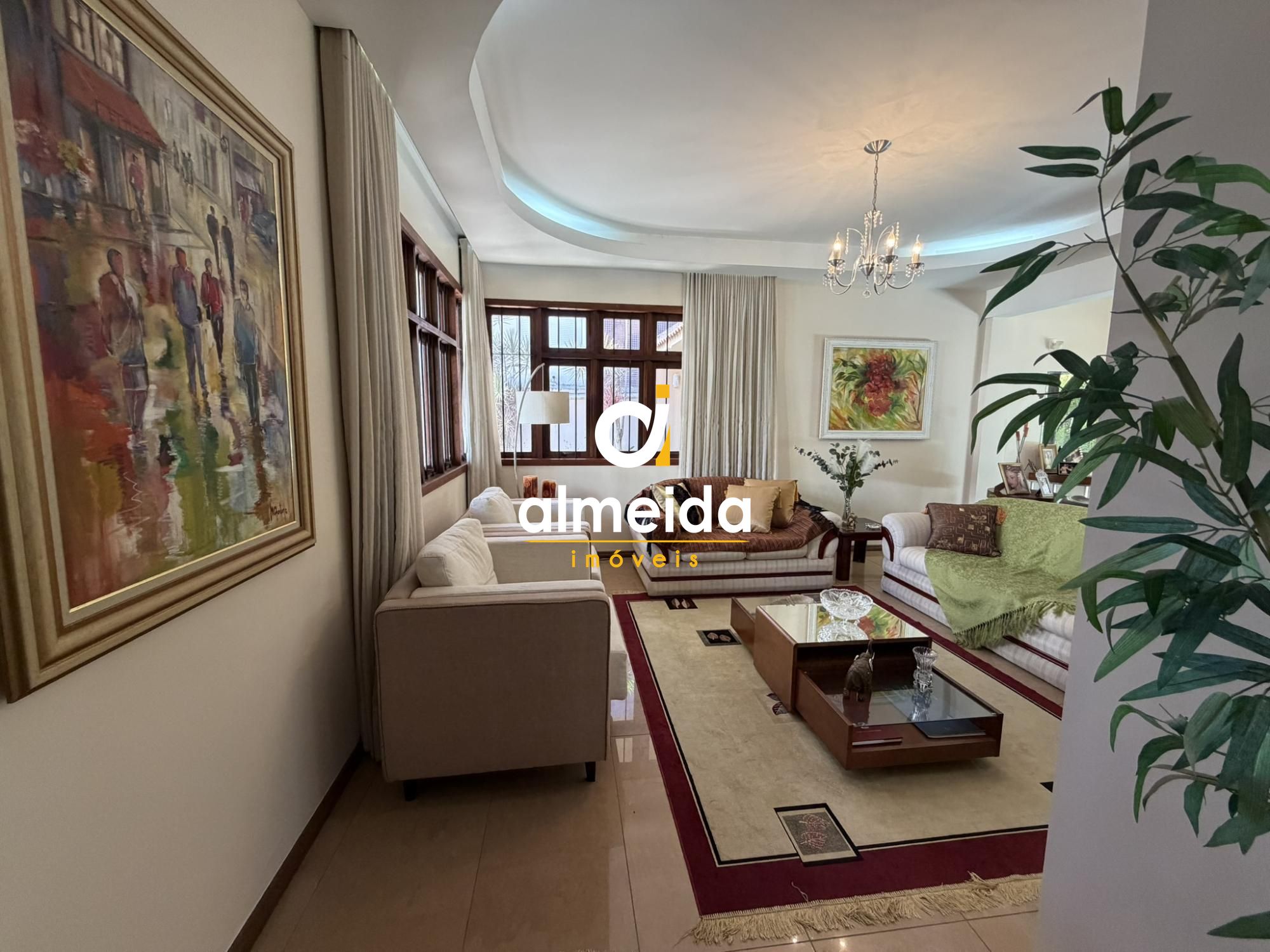 Casa centro próximo ufn 4 dormitórios