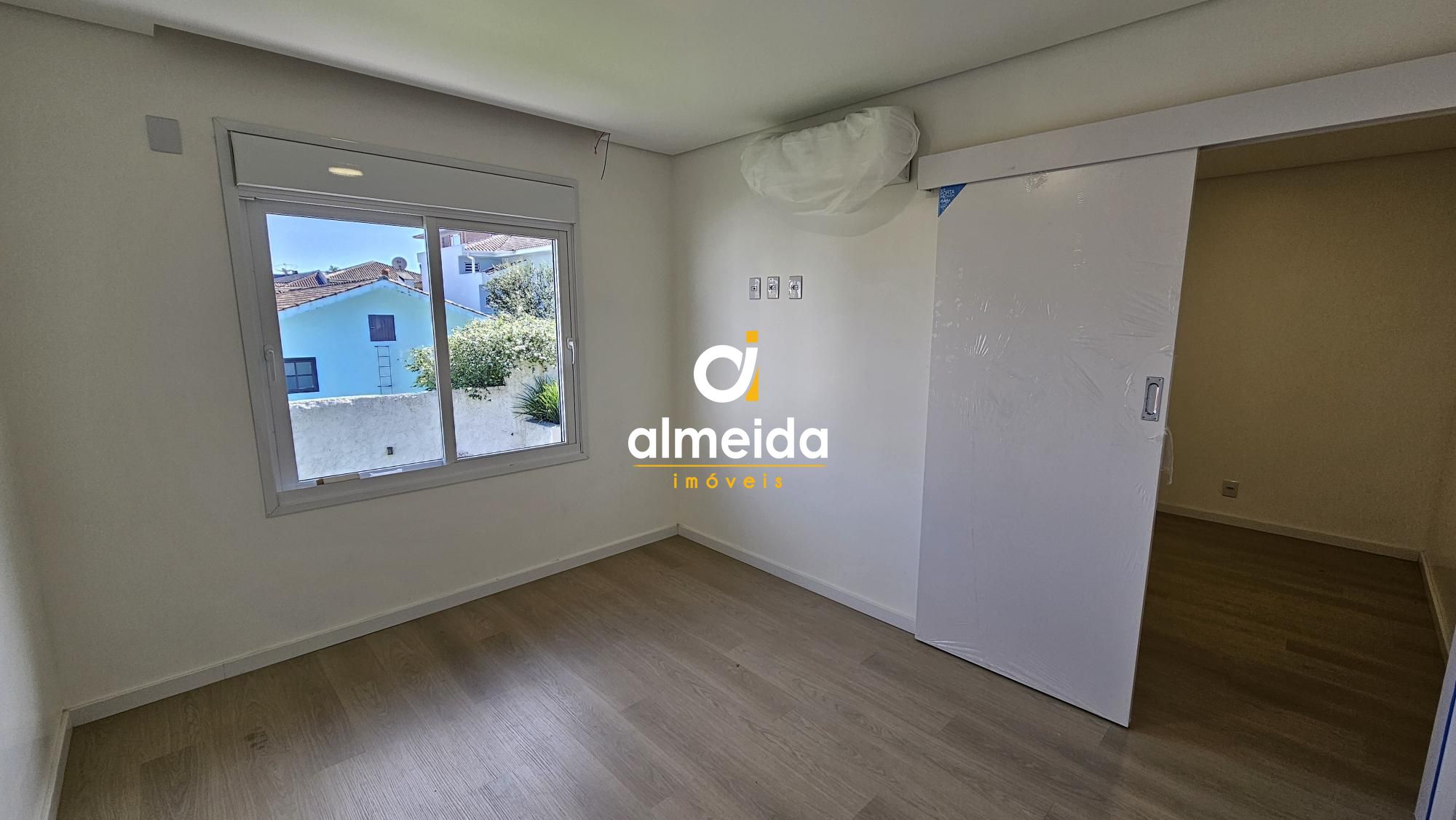 Casa à venda com 3 quartos, 300m² - Foto 27