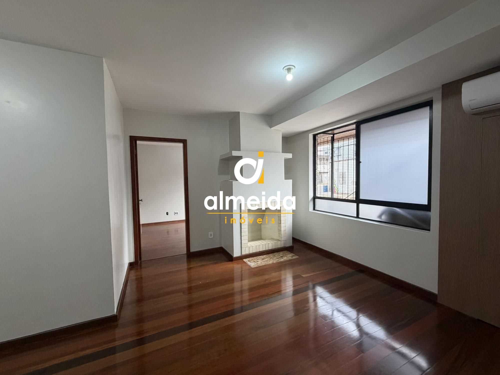 Apartamento térreo , próximo ao clube dores sede central.