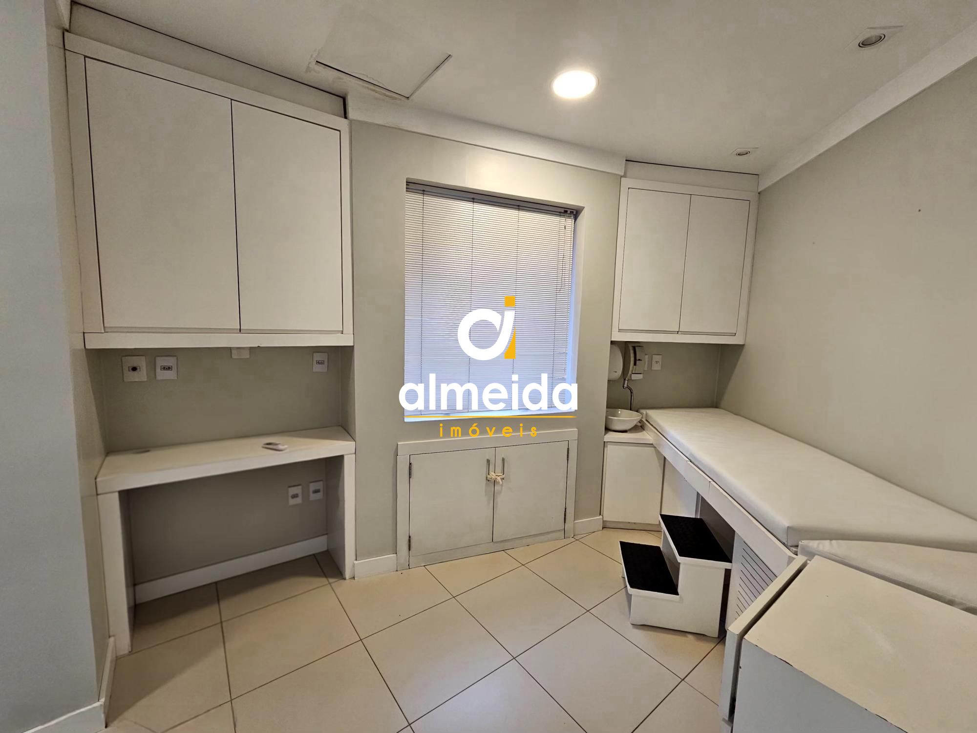 Sala comercial 3 dormitórios para vender ou alugar centro sa