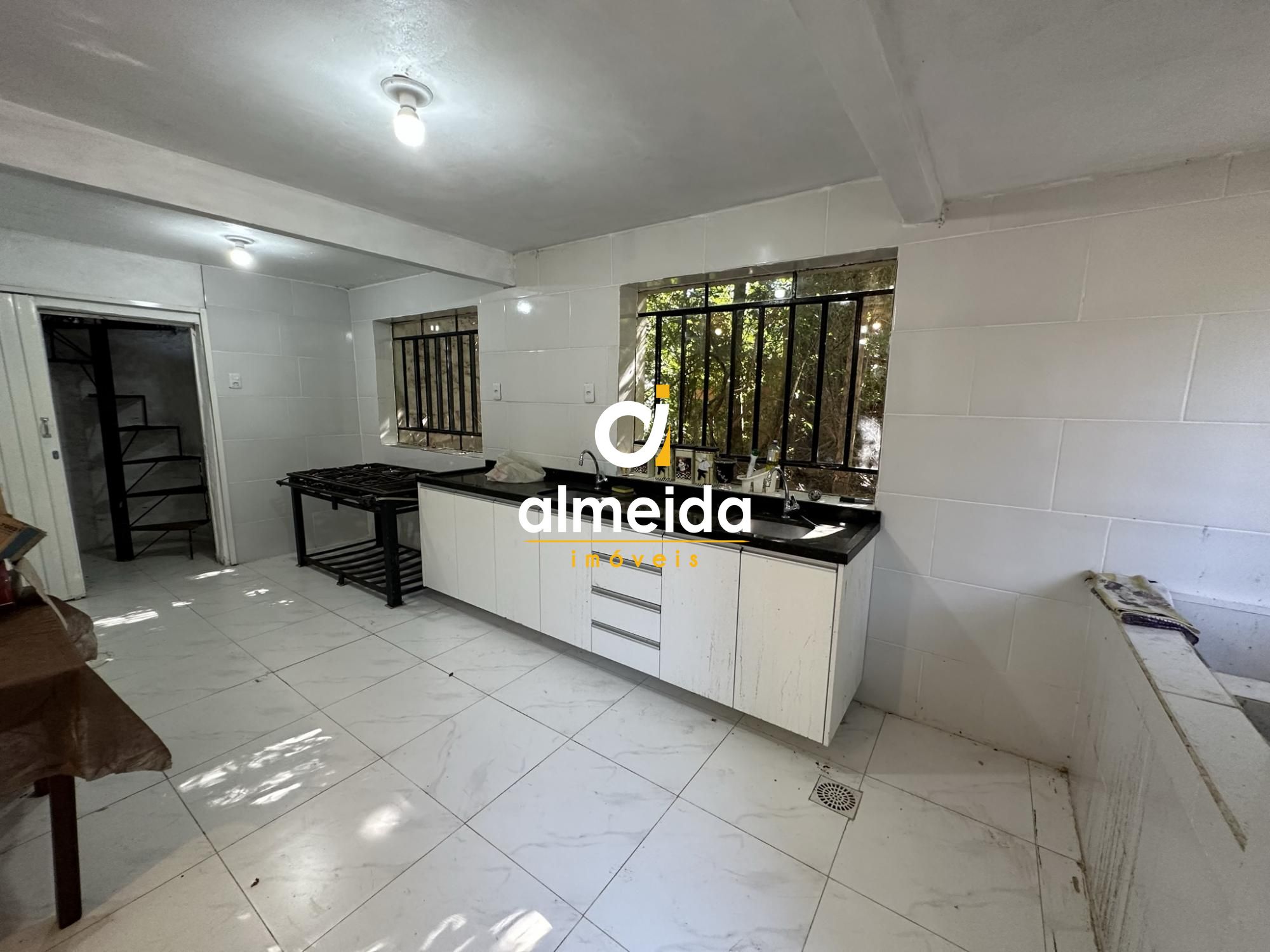 Casa à venda com 2 quartos, 361m² - Foto 19