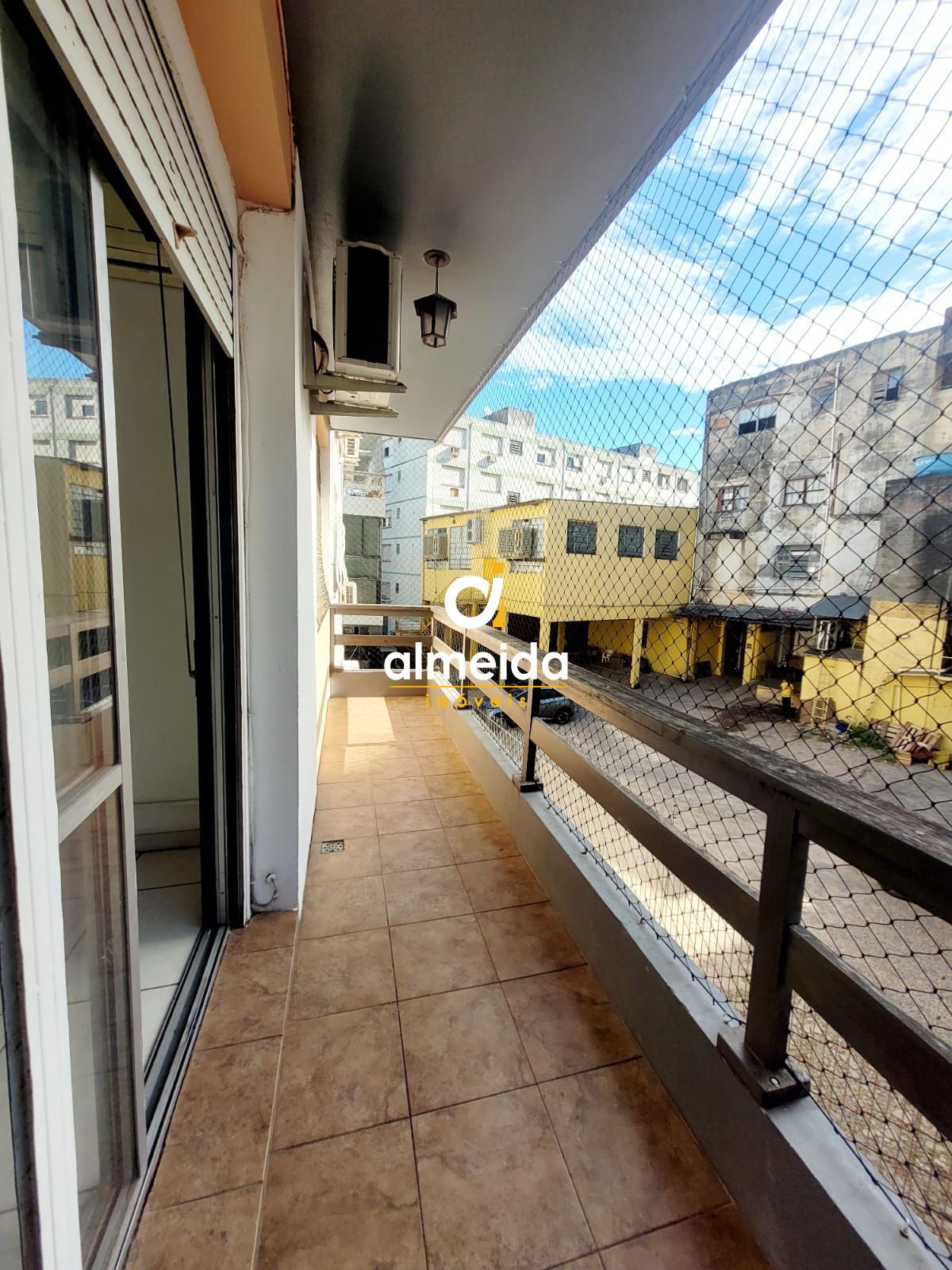 Apartamento com 3 Dormitórios à venda, 107 m² por R$ 380.000,00 Apartamento com 3 Dormitórios à venda, 107 m² por R$ 380.000,00