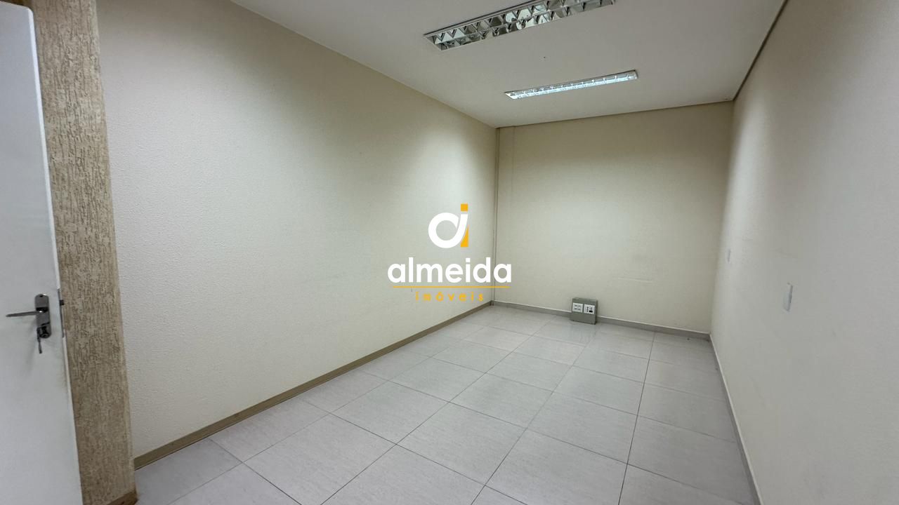 Conjunto Comercial-Sala para alugar com 7 quartos, 288m² - Foto 21