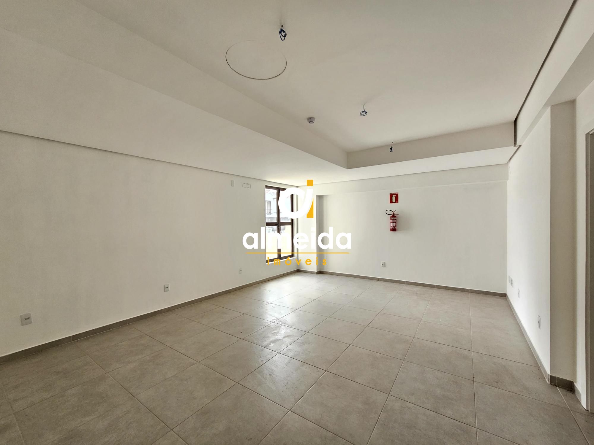 Conjunto Comercial-Sala à venda e aluguel com 14 quartos, 739m² - Foto 60