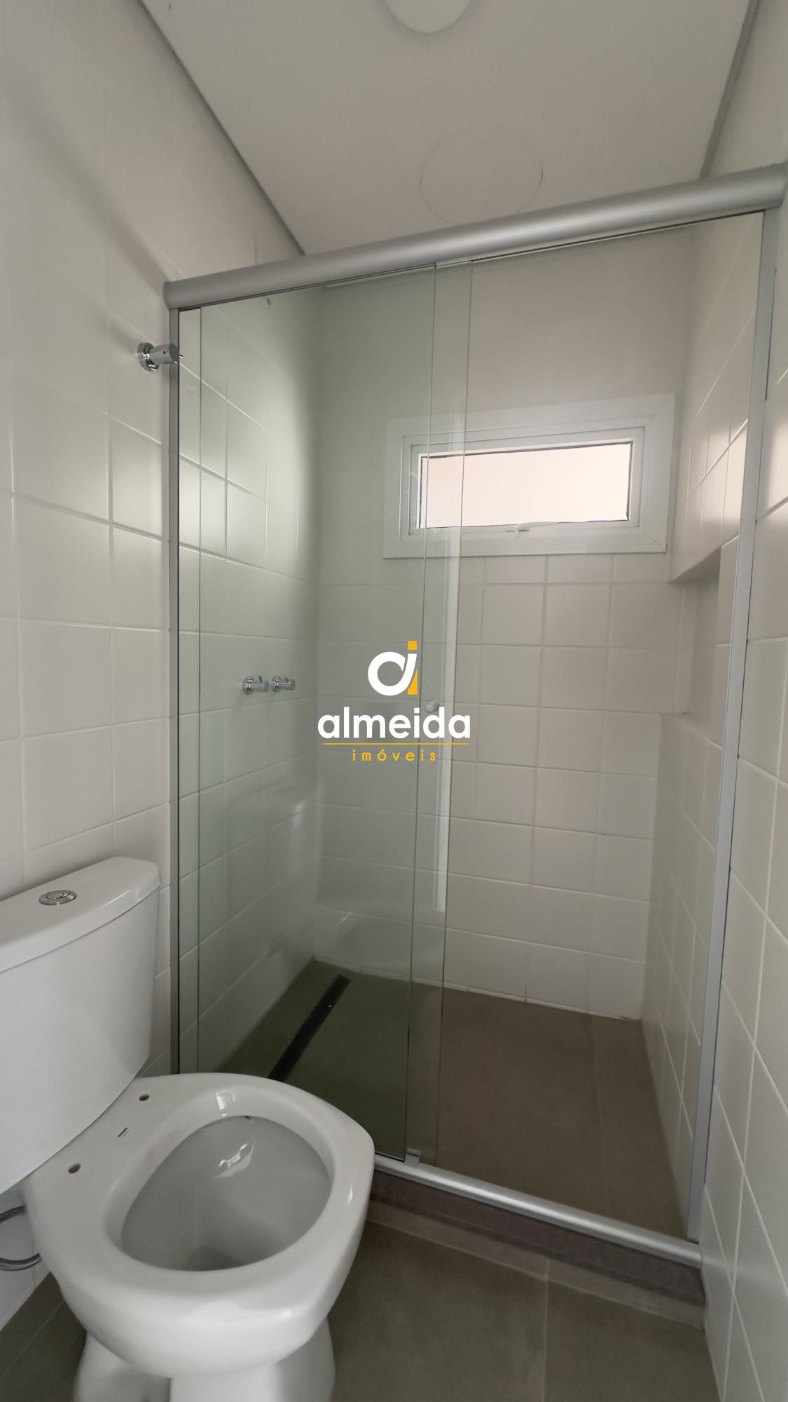Residencial uniqo 1d com garagem prósimo a ufsm.