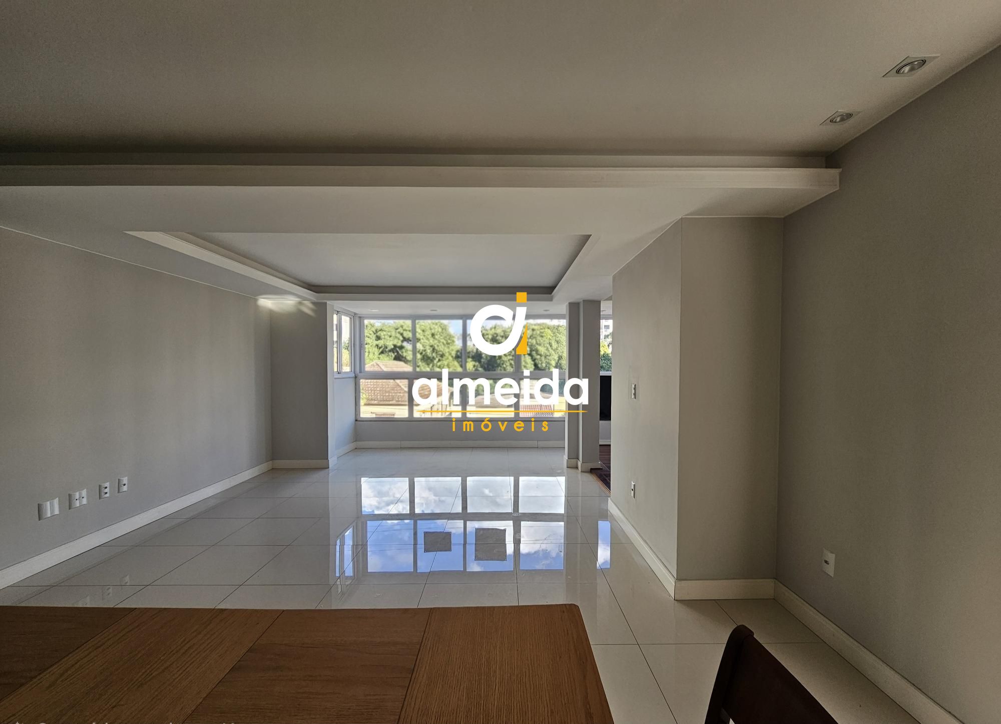 Apartamento 3 dormitorios no centro de santa maria rs.