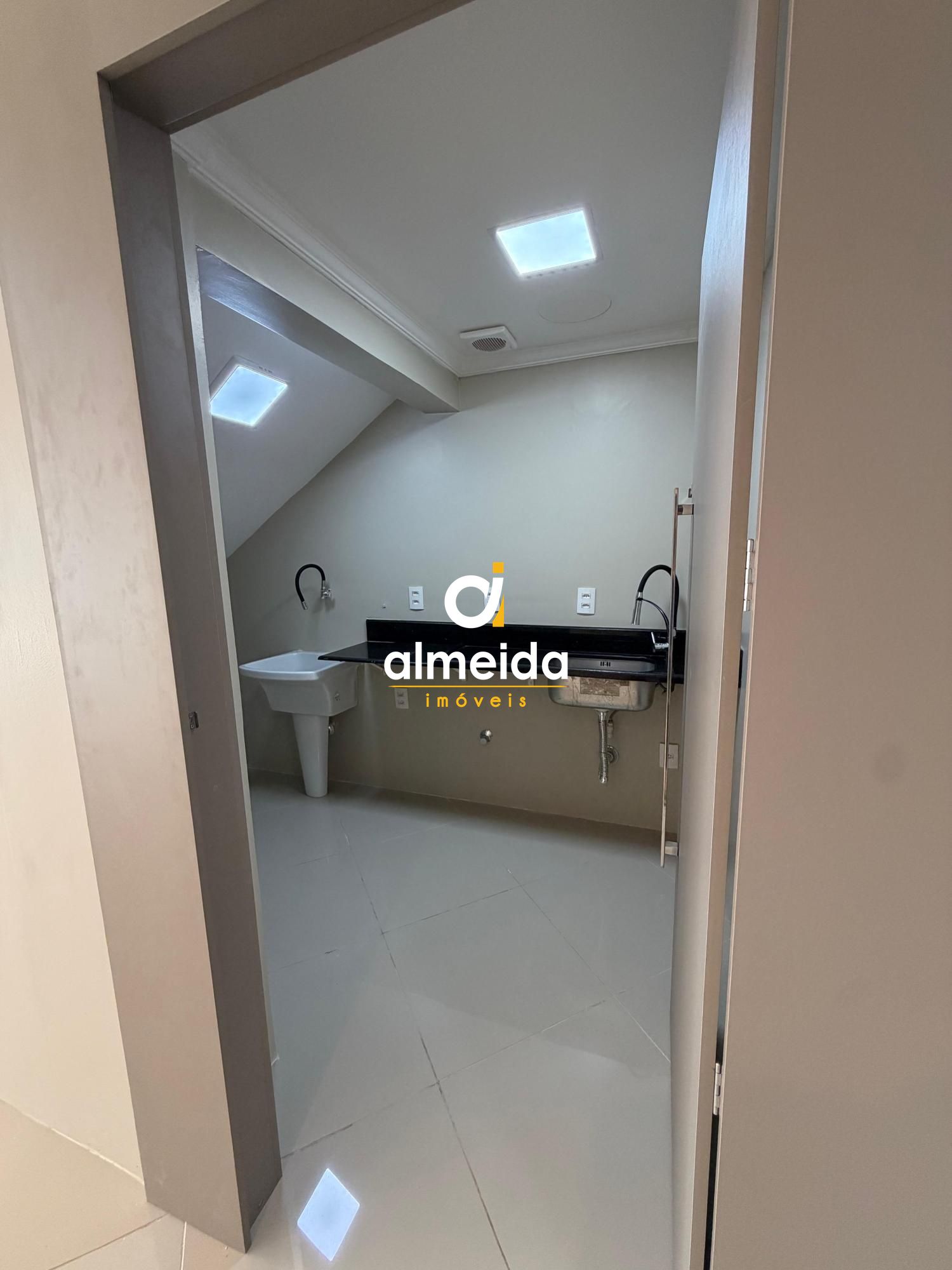 Sala comercial no bairro nossa senhora de lourdes em santa m