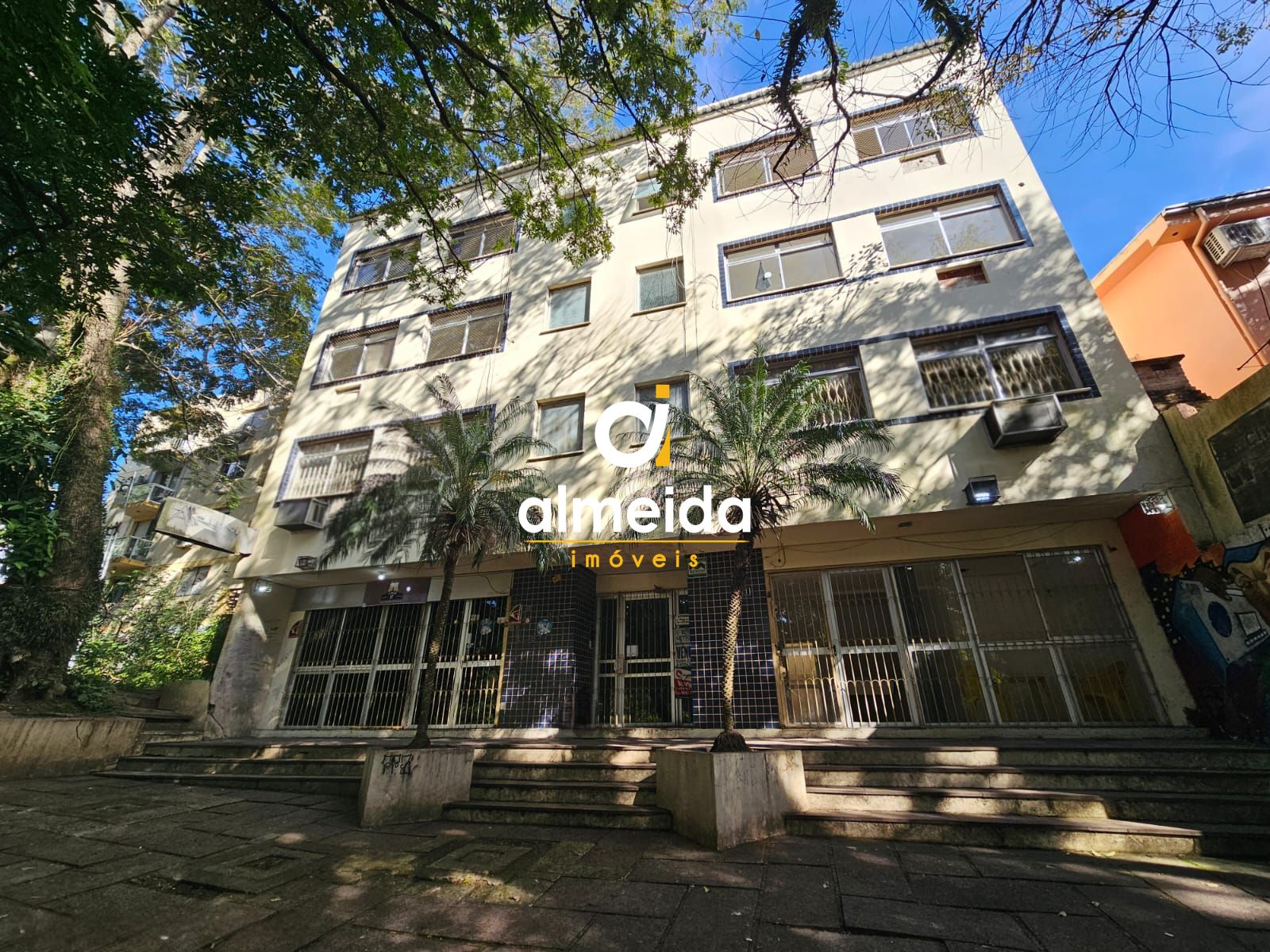 Apartamento 1 quarto, duplex na av. Itaimbe.