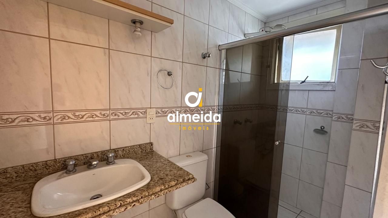 Amplo apartamento, 3 dormitorios, proximo ao quartel.