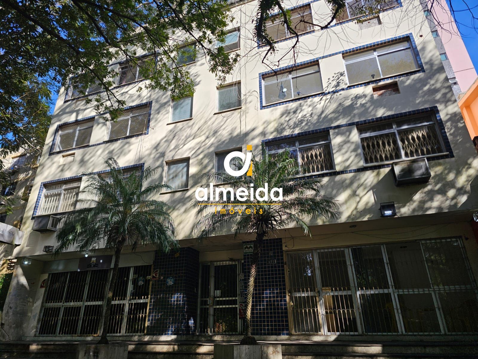Apartamento 1 quarto, duplex na av. Itaimbe.