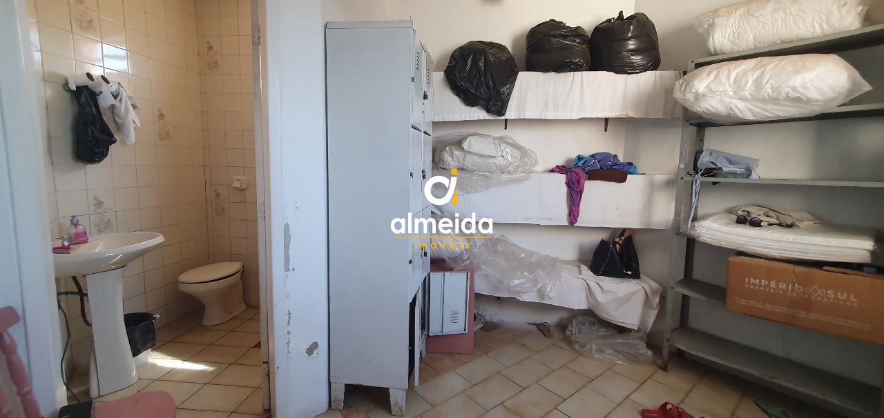 Prédio Inteiro à venda com 18 quartos, 1412m² - Foto 19