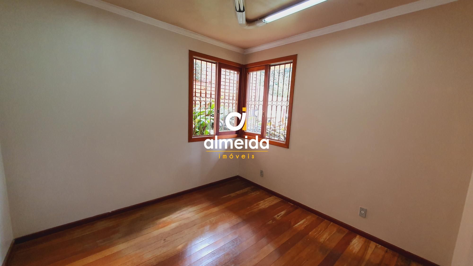 Casa à venda com 4 quartos, 365m² - Foto 31