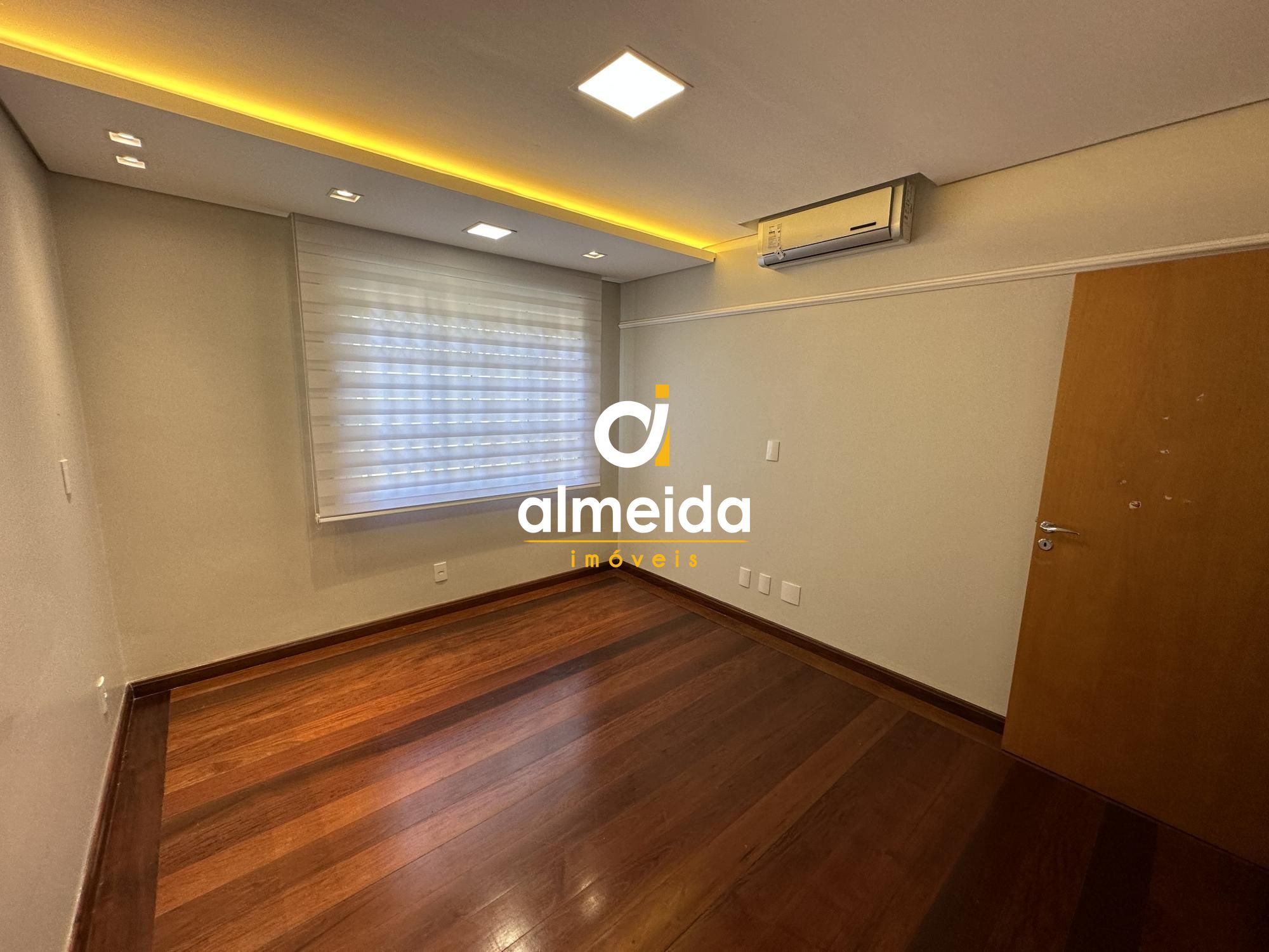 Apartamento à venda com 3 quartos, 221m² - Foto 47