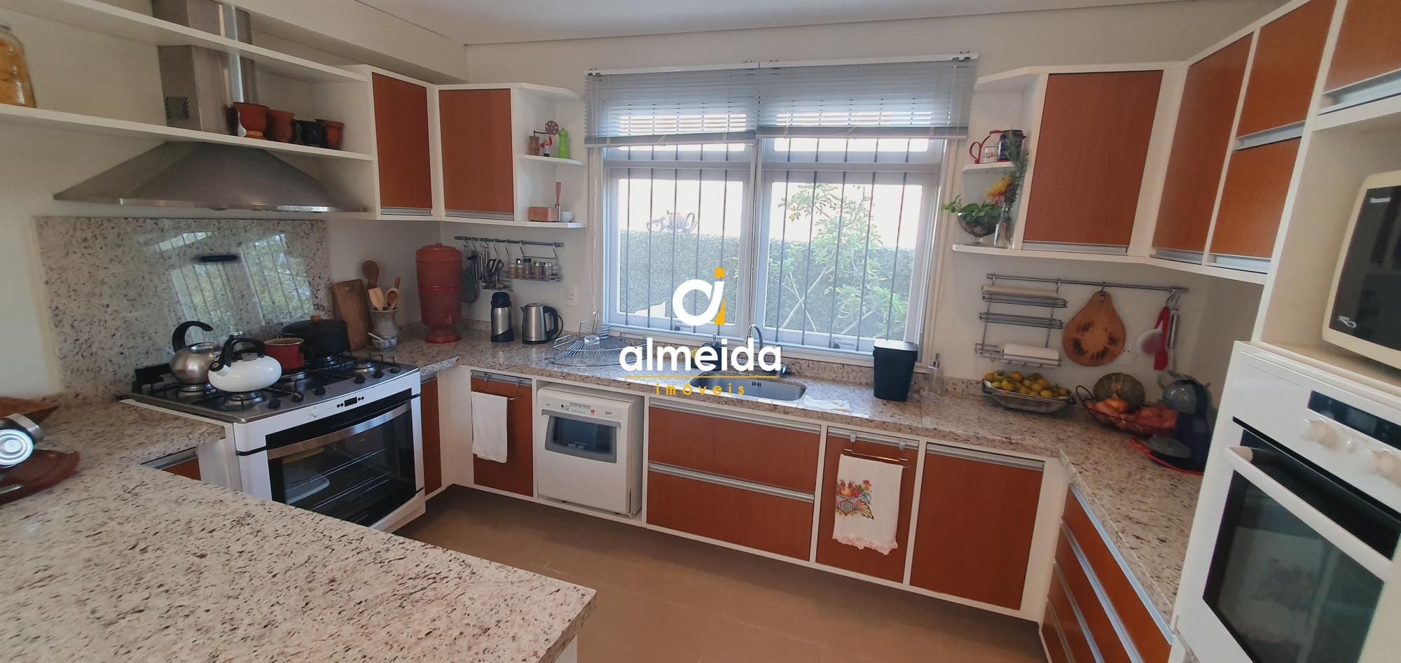 Casa à venda com 3 quartos, 360m² - Foto 13