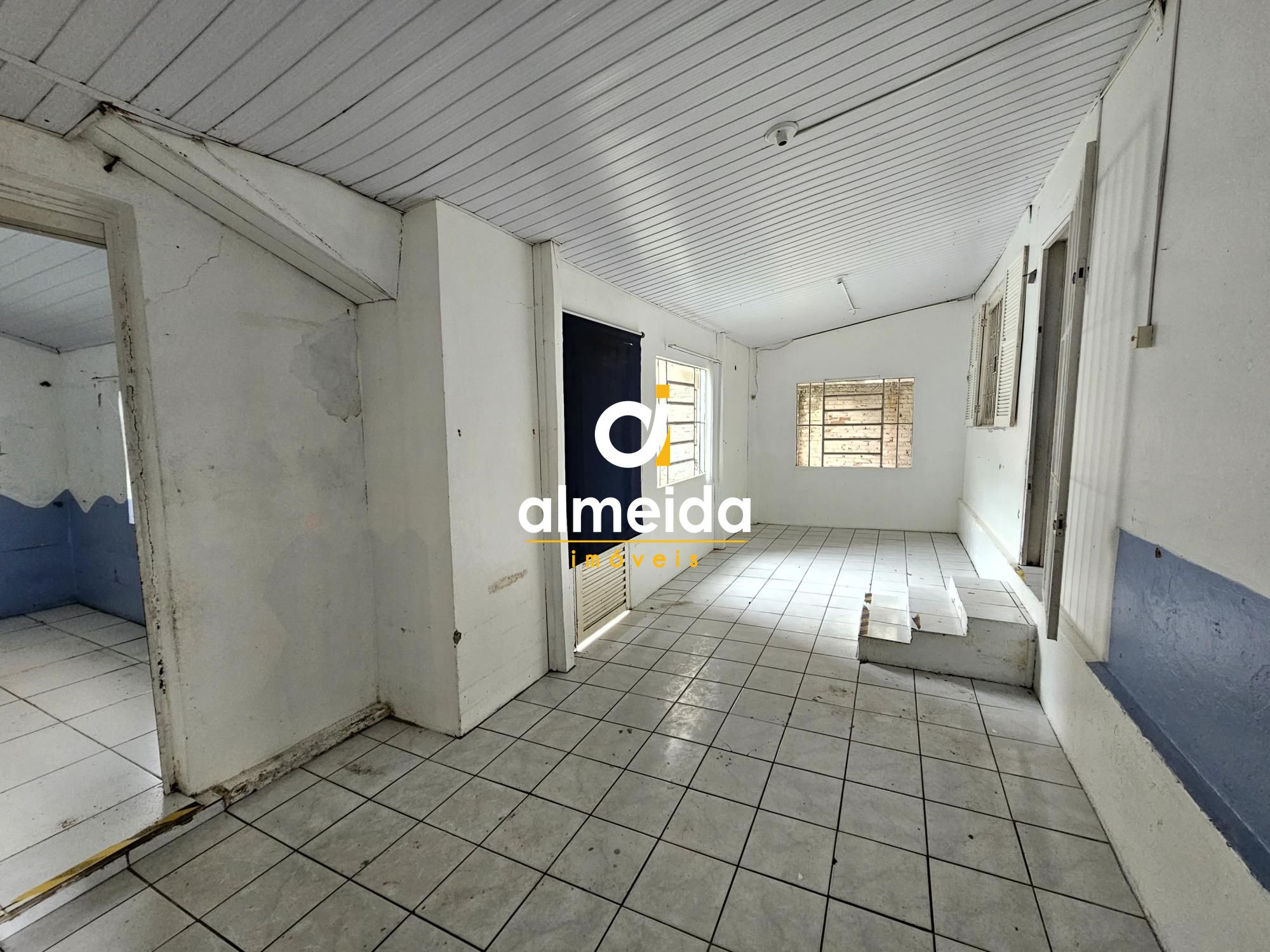 Casa comercial na avenida presidente vargas em santa maria r