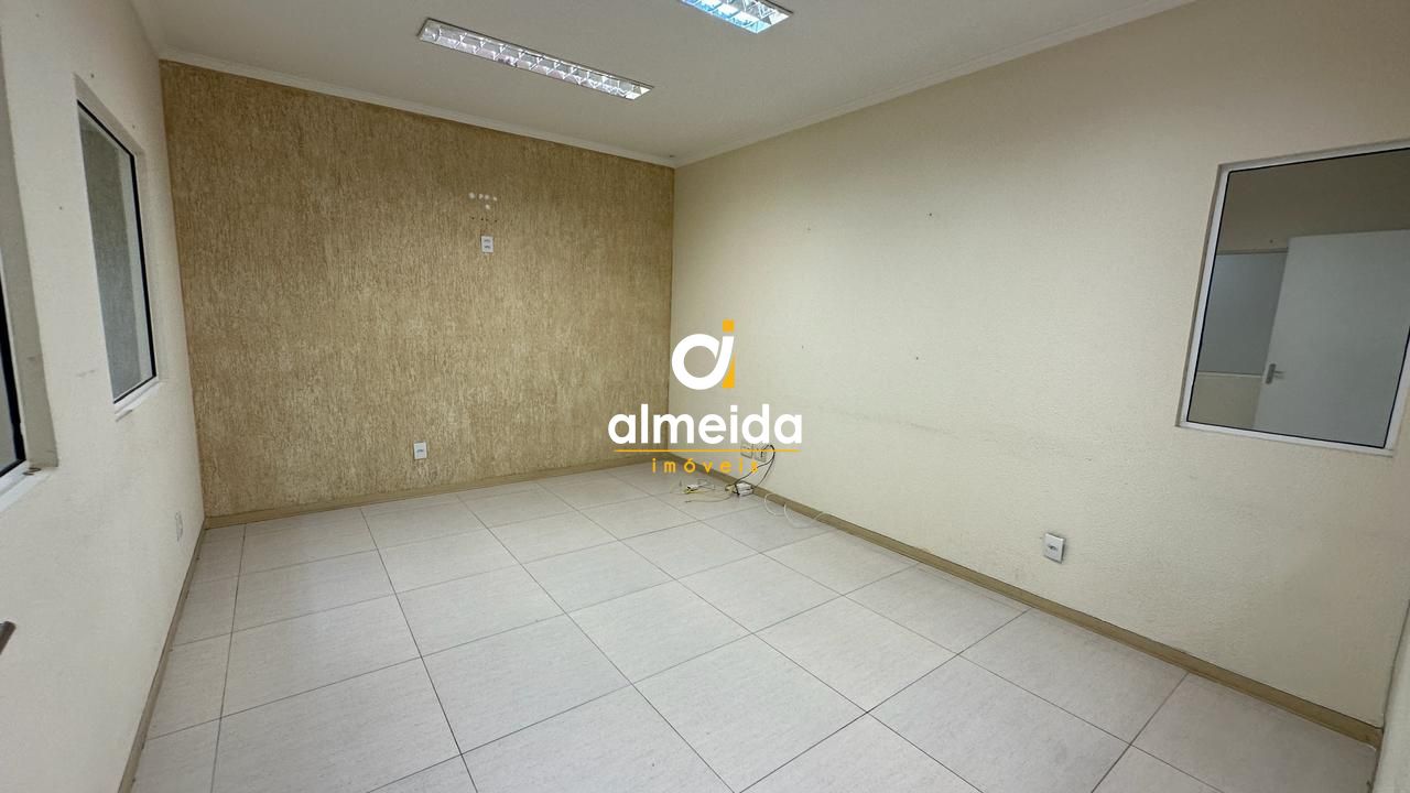 Conjunto Comercial-Sala para alugar com 7 quartos, 288m² - Foto 16