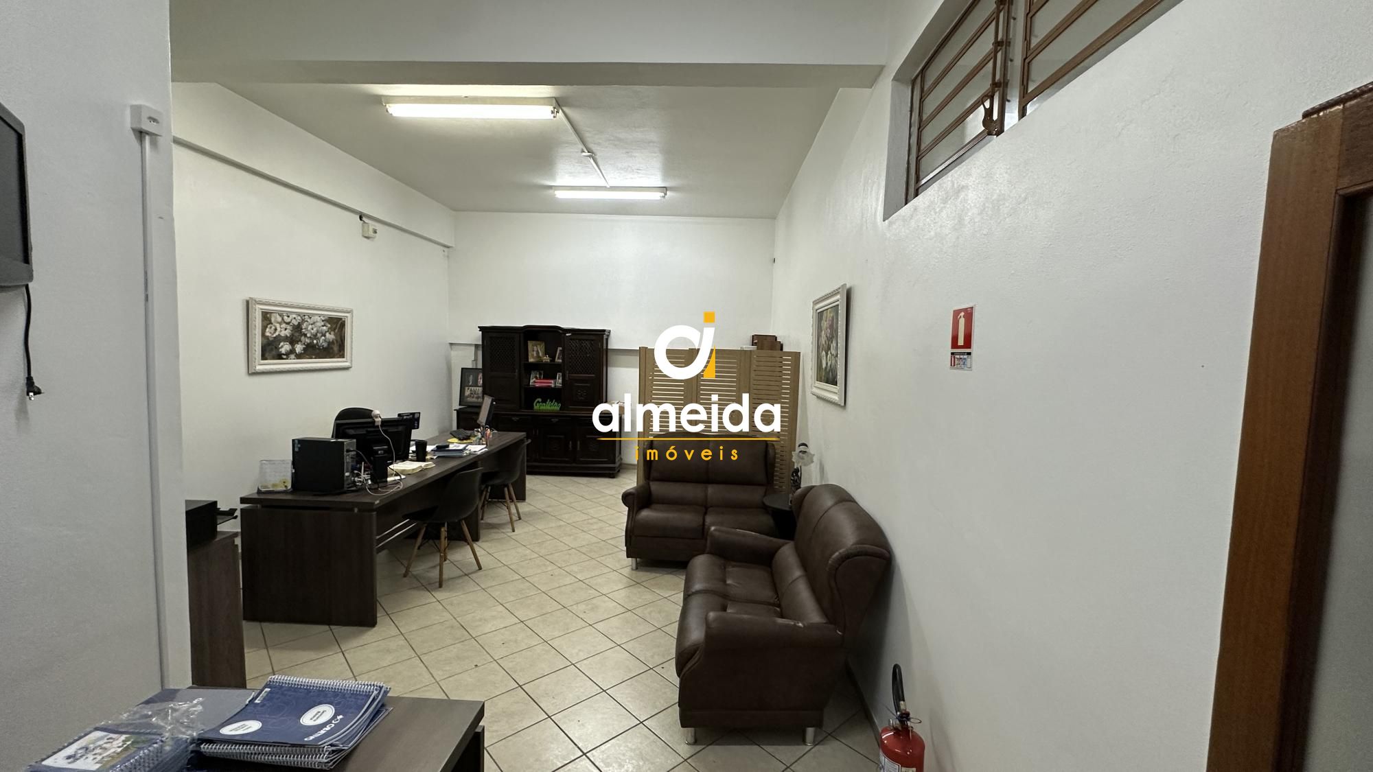 Sala comercial no centro de santa maria